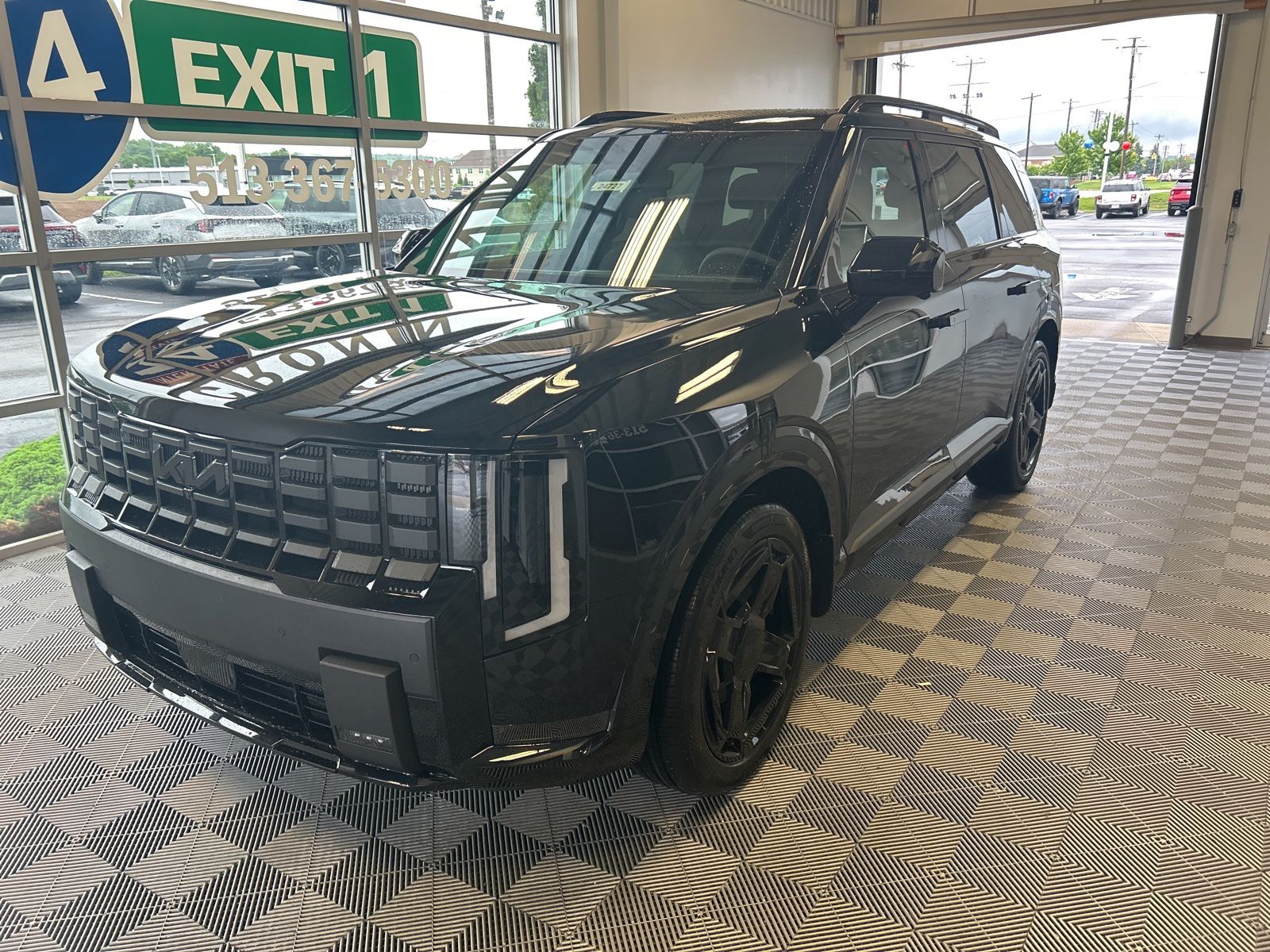 View vehicle photo 3