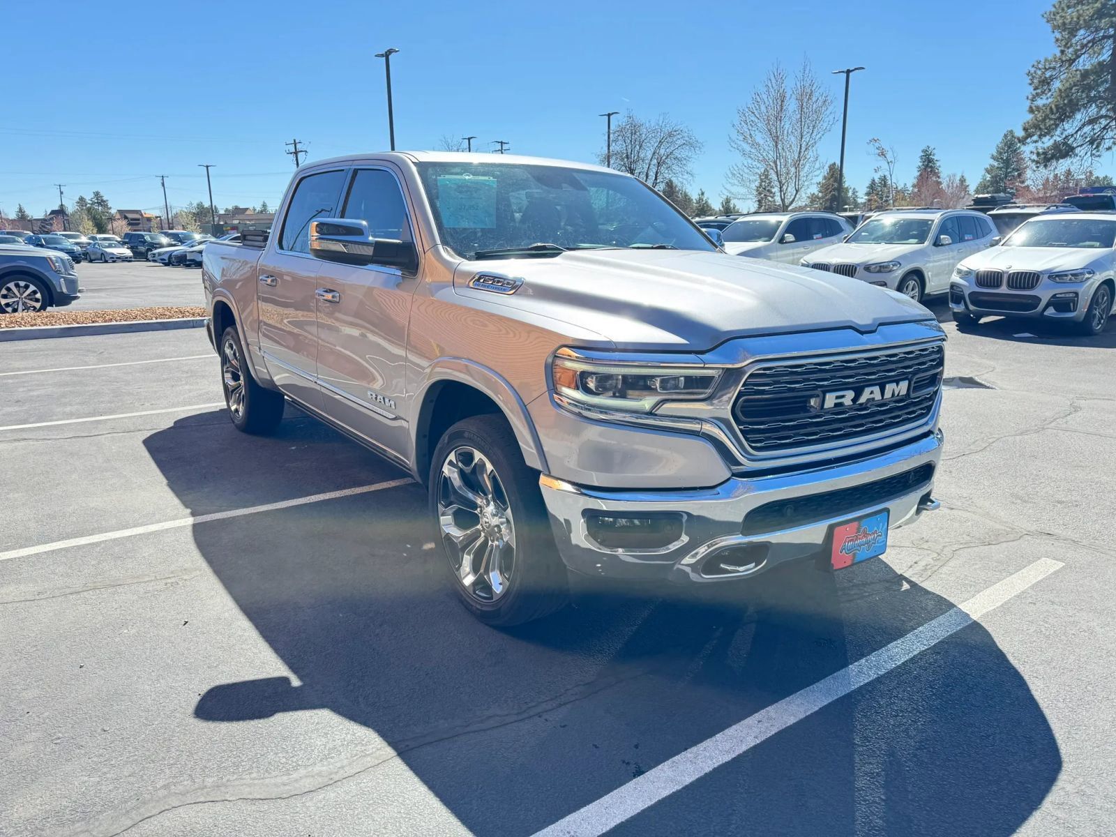 View vehicle photo 7