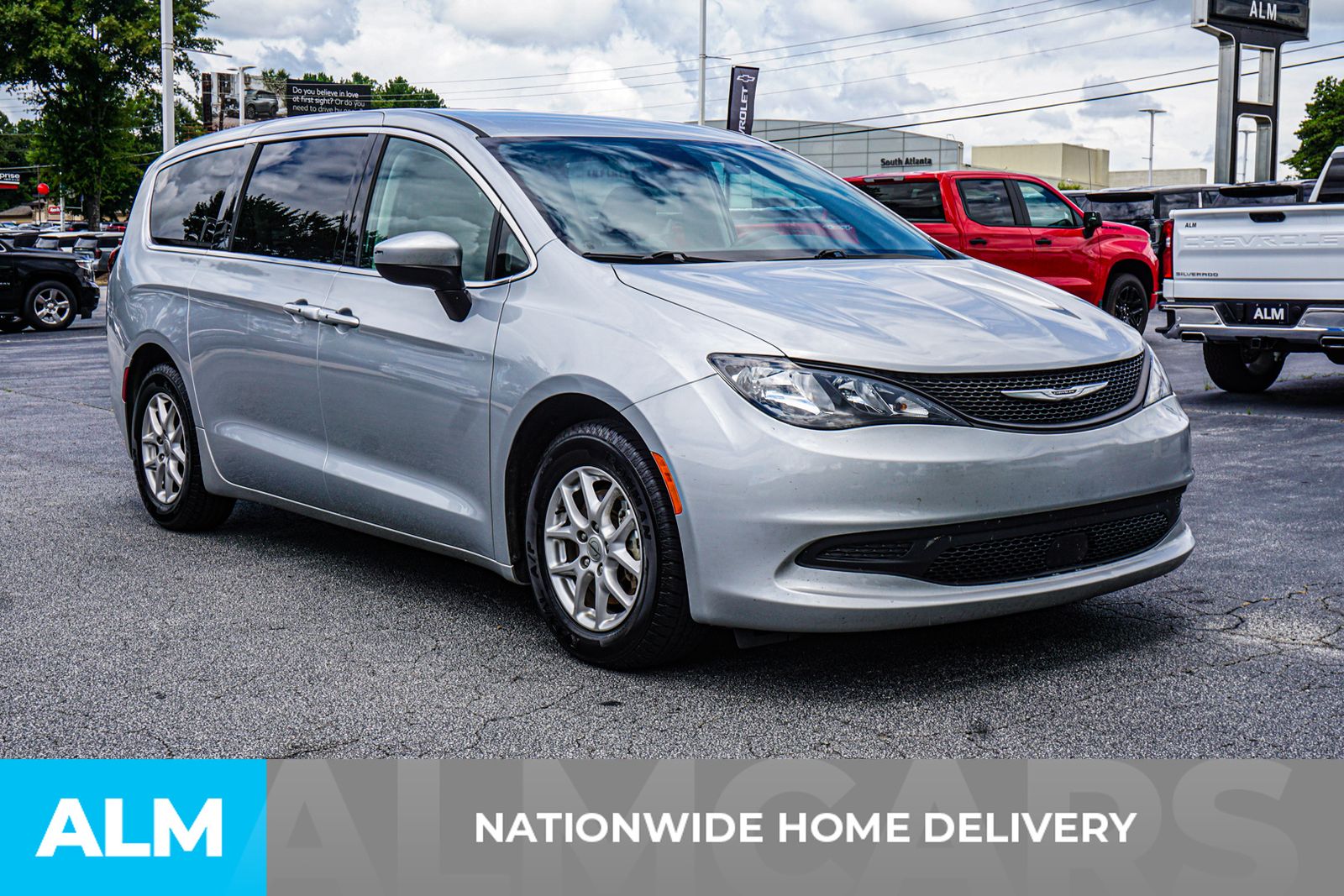 Used 2023 Silver Chrysler LX image 5