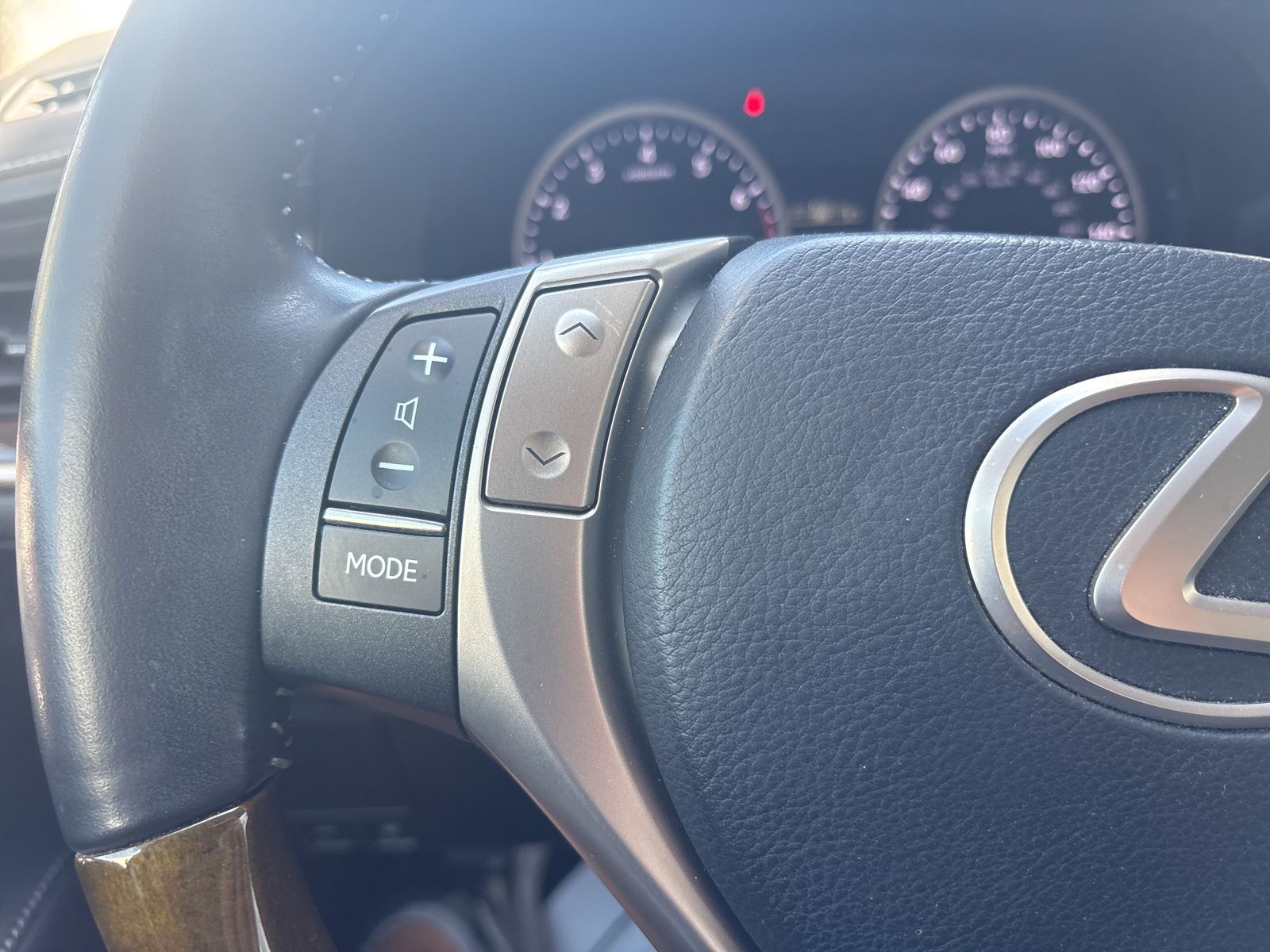 2015 Lexus ES 350 - Photo 34