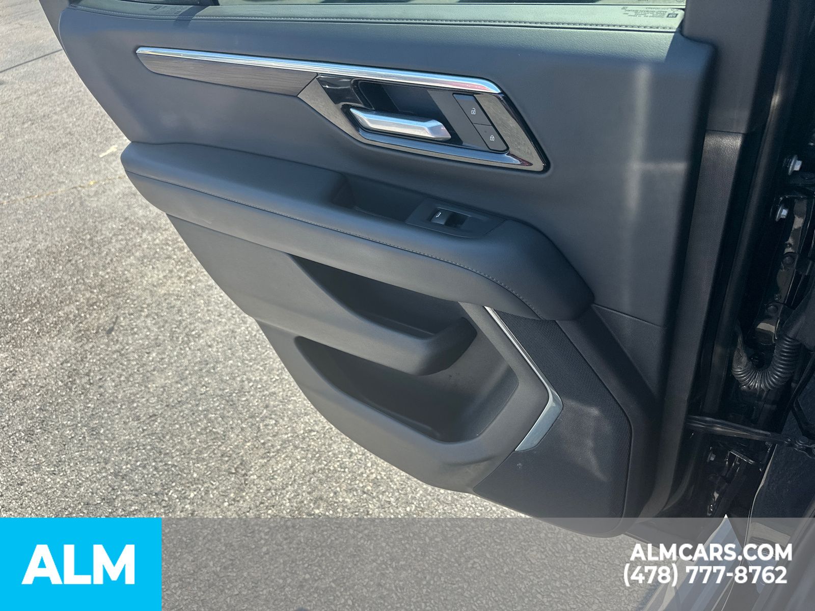 Used 2025 Black Chevrolet LT image 27