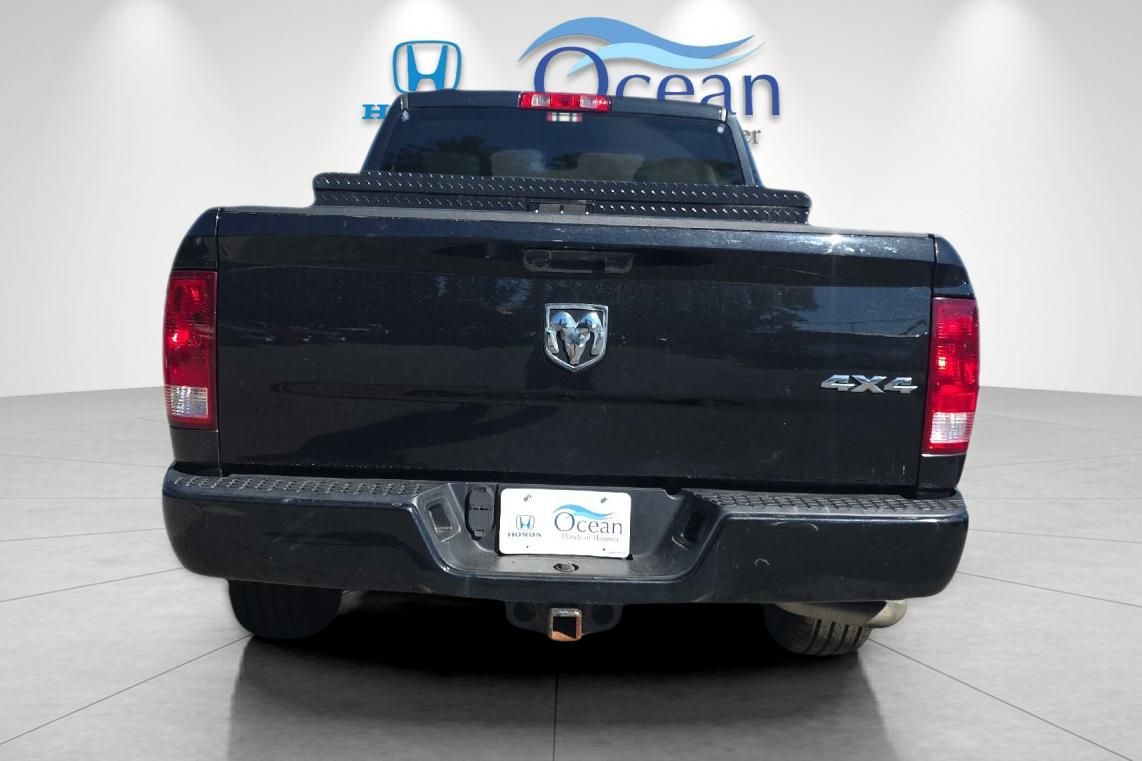 Used 2019 Brilliant Black Crystal Pearlcoat Ram Express image 4