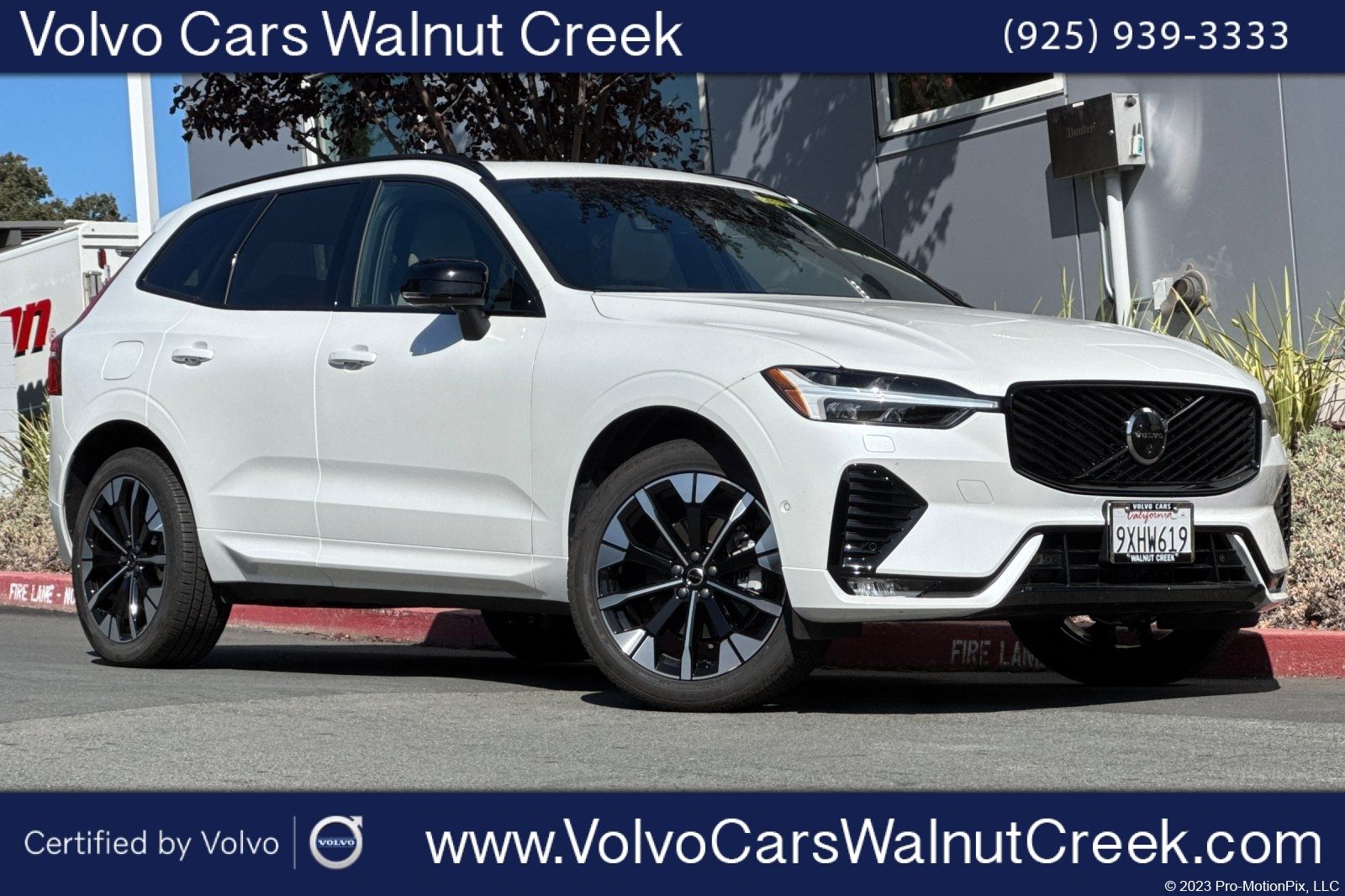 Crystal White Metallic 2026 Volvo XC60 SUV / Crossover All-Wheel Drive Automatic