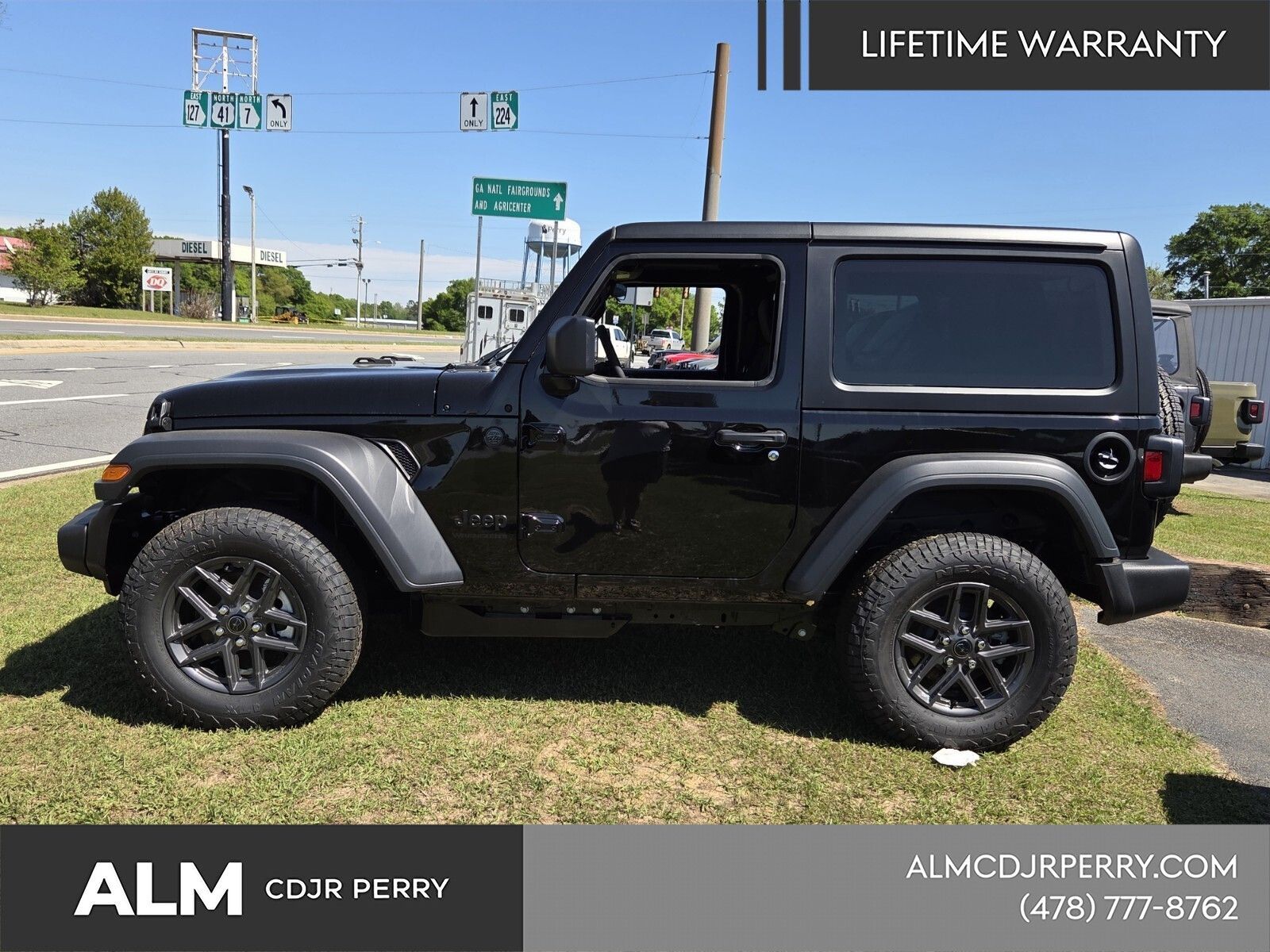 New 2026 Black Clear-Coat Exterior Paint Jeep Sport S image 3