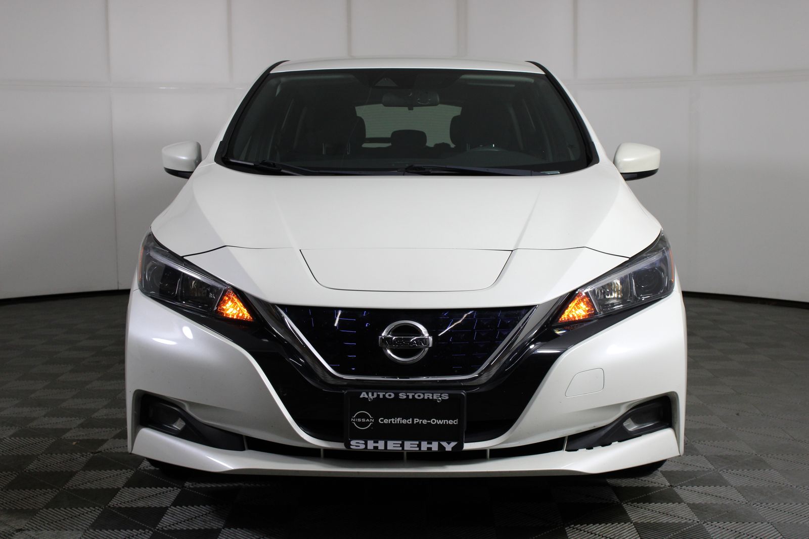 Used 2021 White Nissan SV image 2