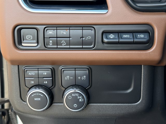 Used 2021 Iridescent Pearl Tricoat Chevrolet High Country image 27