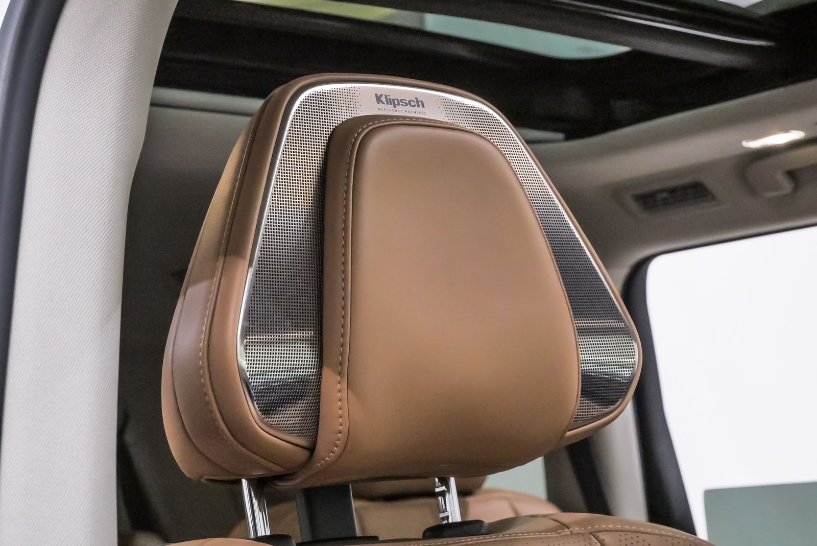 2025 INFINITI QX80 SENSORY White at River Oaks CDJR