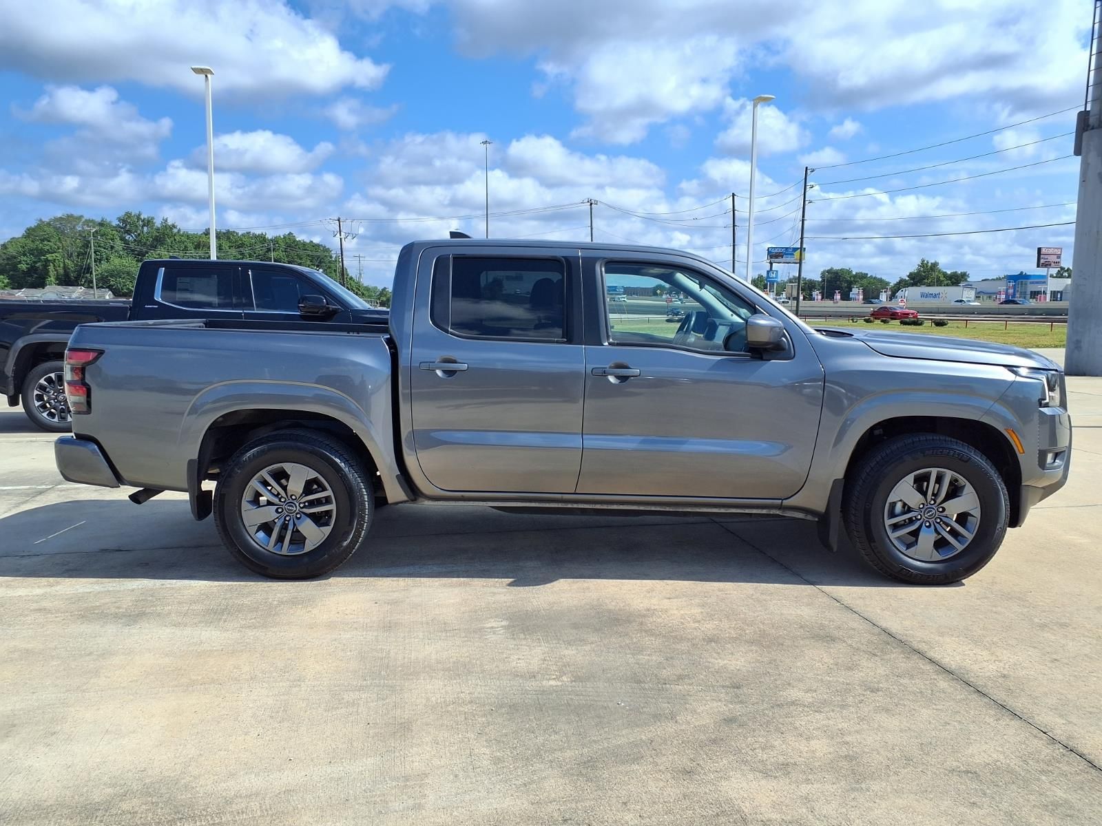 2025 Nissan Frontier SV - 4