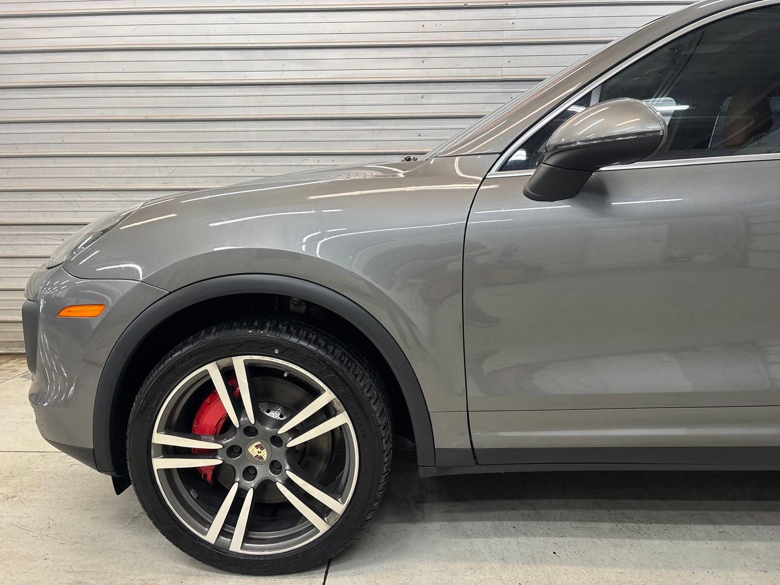 Photo 4 of 2015 Porsche Cayenne Turbo