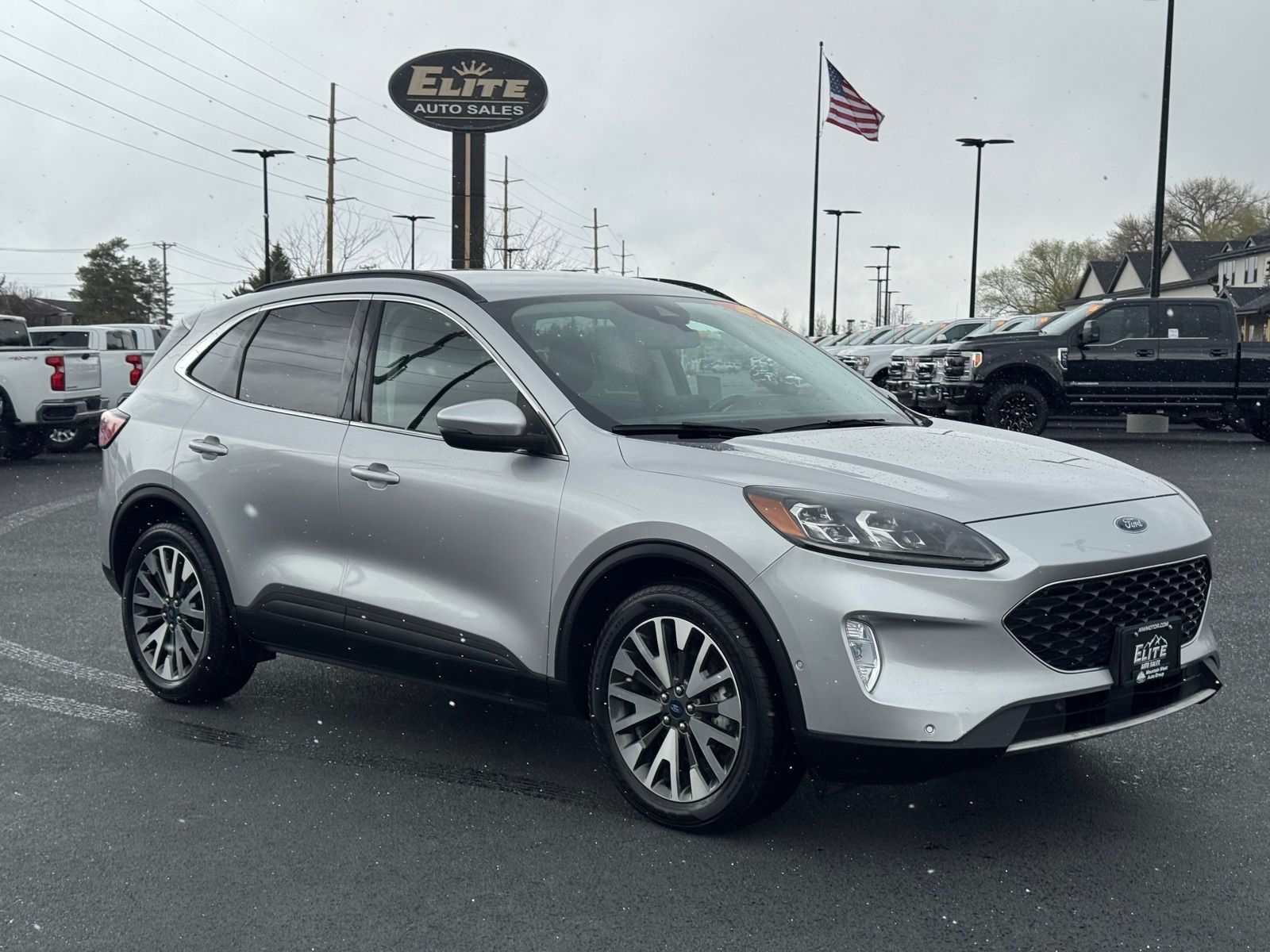 View vehicle photo 3