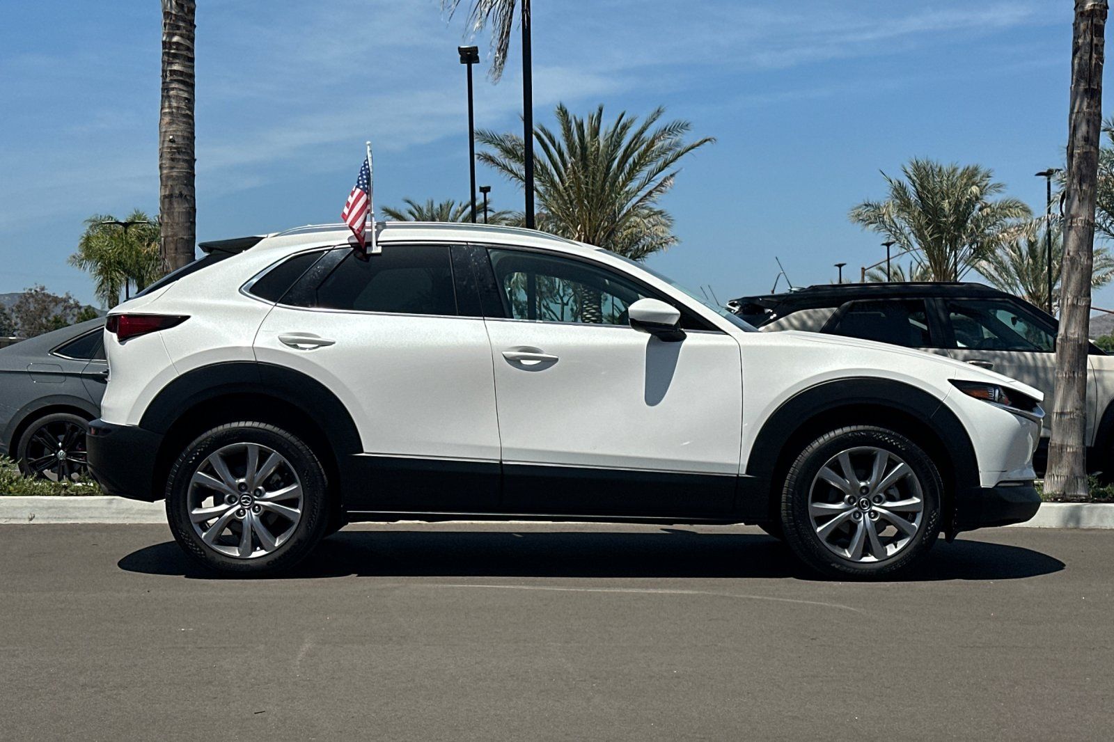 View vehicle photo 3