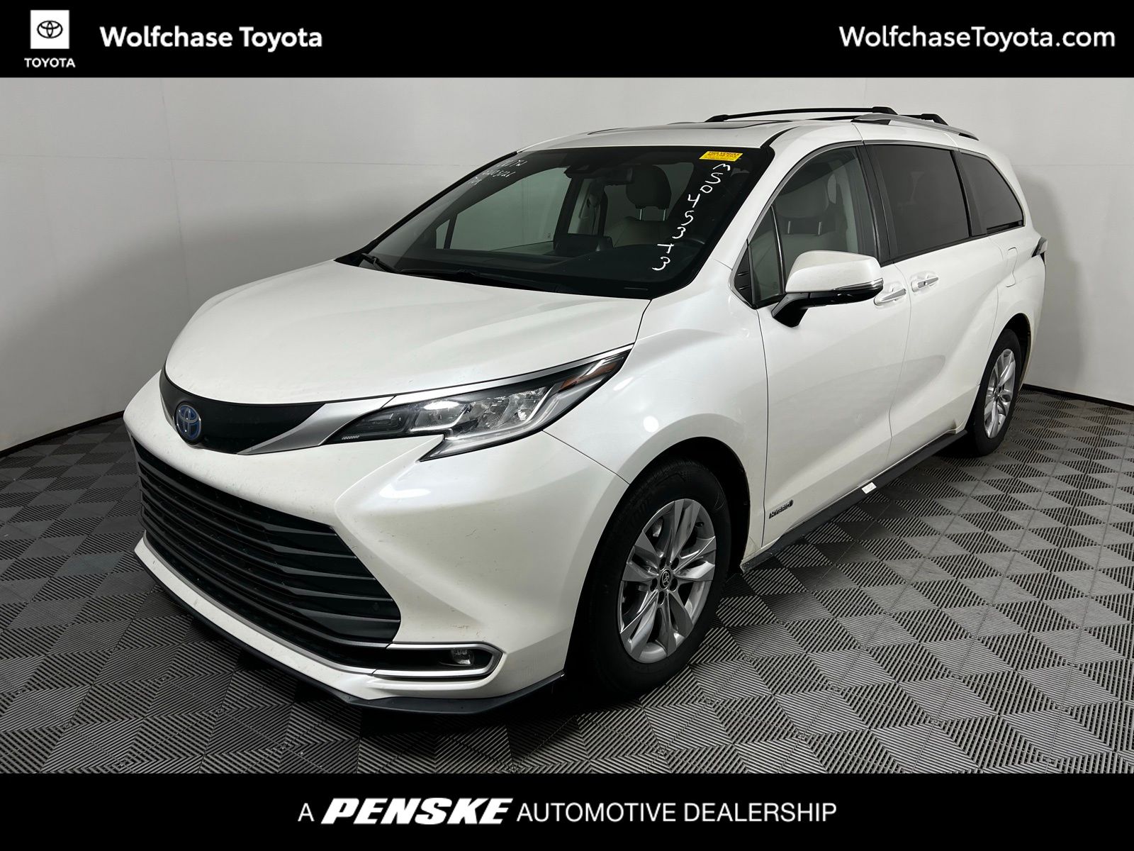 Thumbnail: 2021 Toyota Sienna - 1