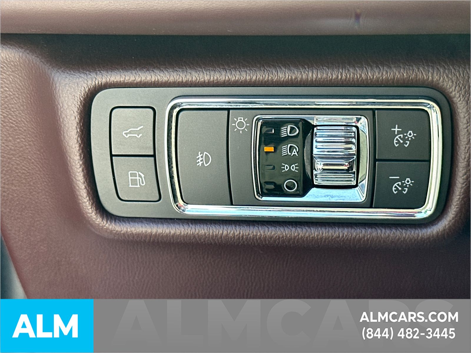 Used 2022 White Lincoln Black Label Grand Touring image 38