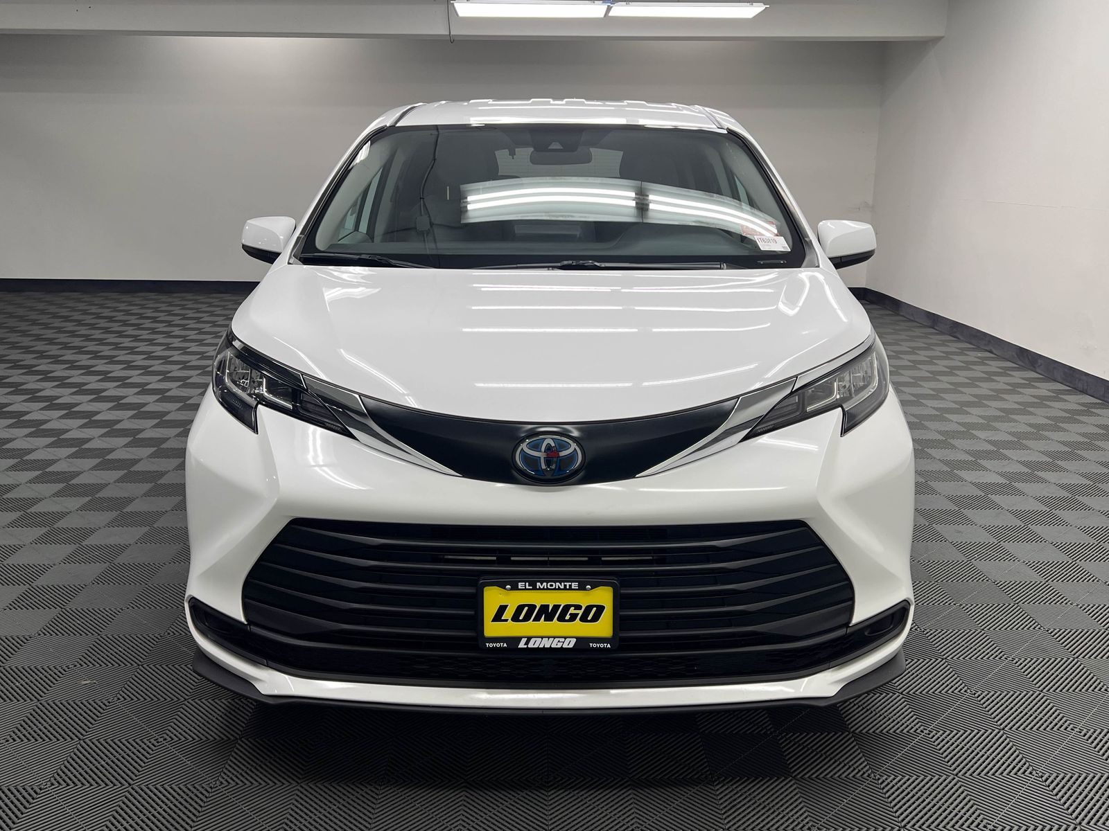 used 2023 Toyota Sienna car, priced at $33,788