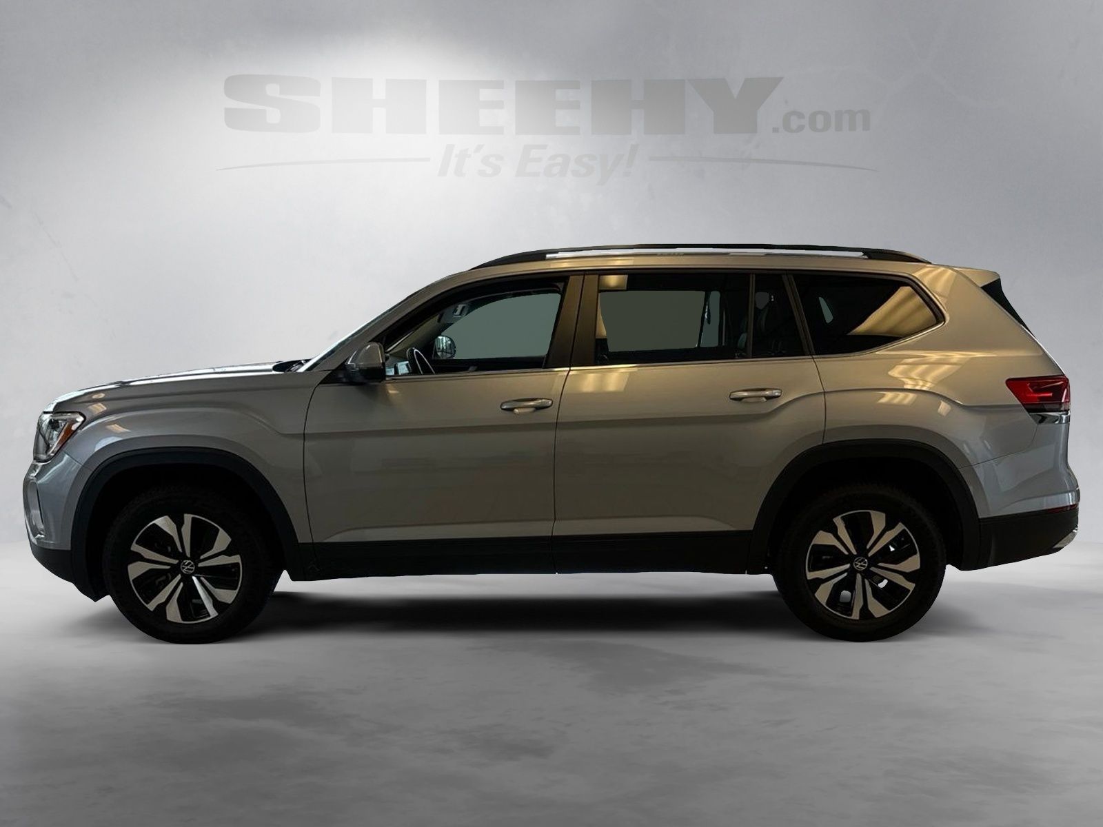 Used 2024 Silver Volkswagen 2.0T SE image 14