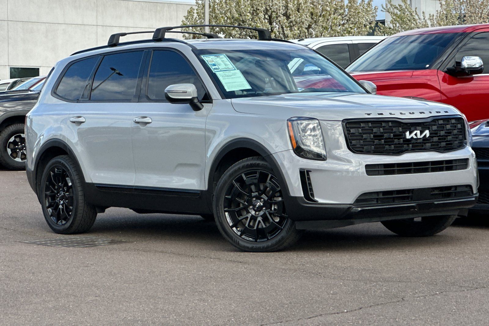 View vehicle photo 2