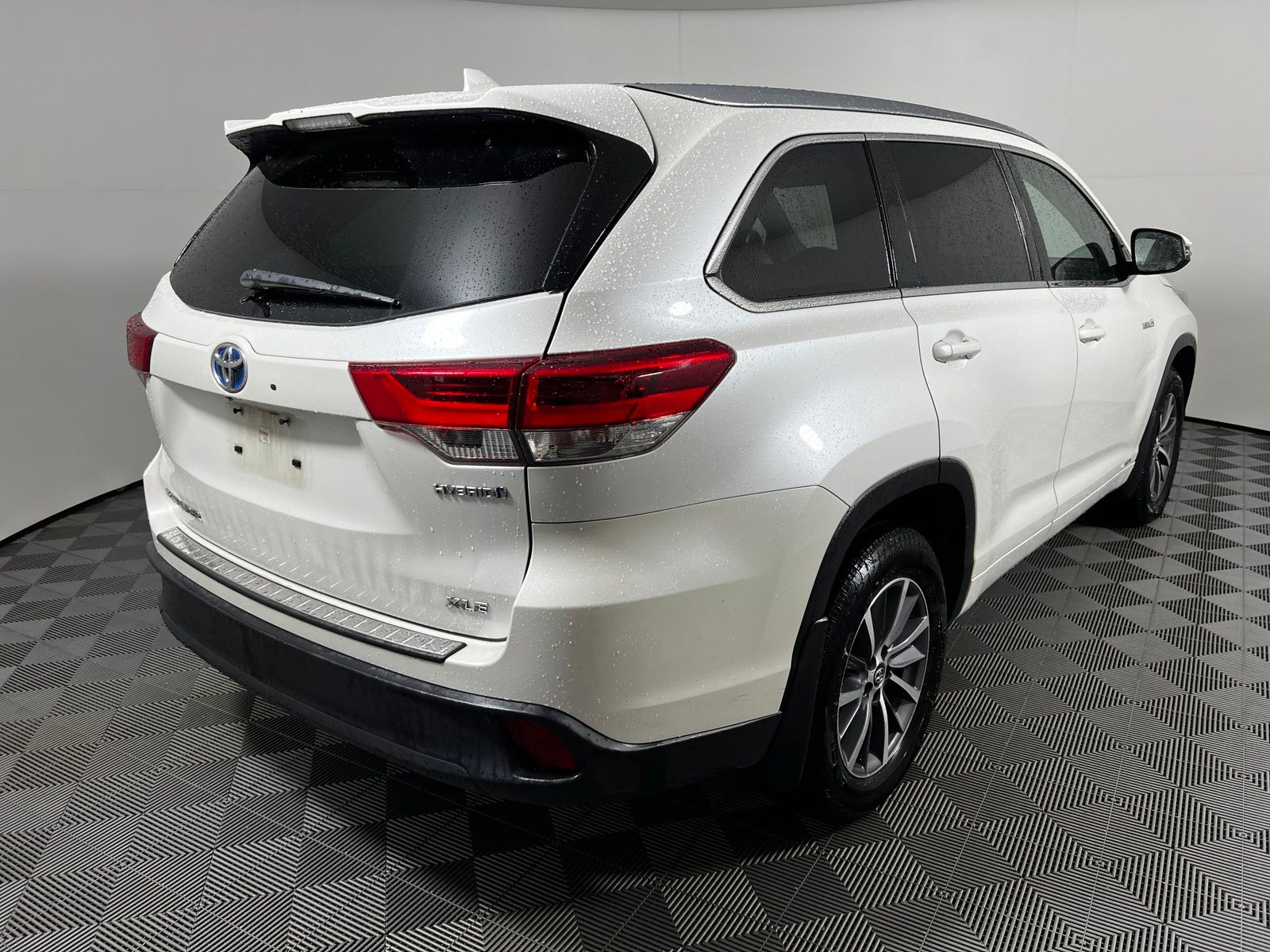 Thumbnail: 2018 Toyota Highlander - 3