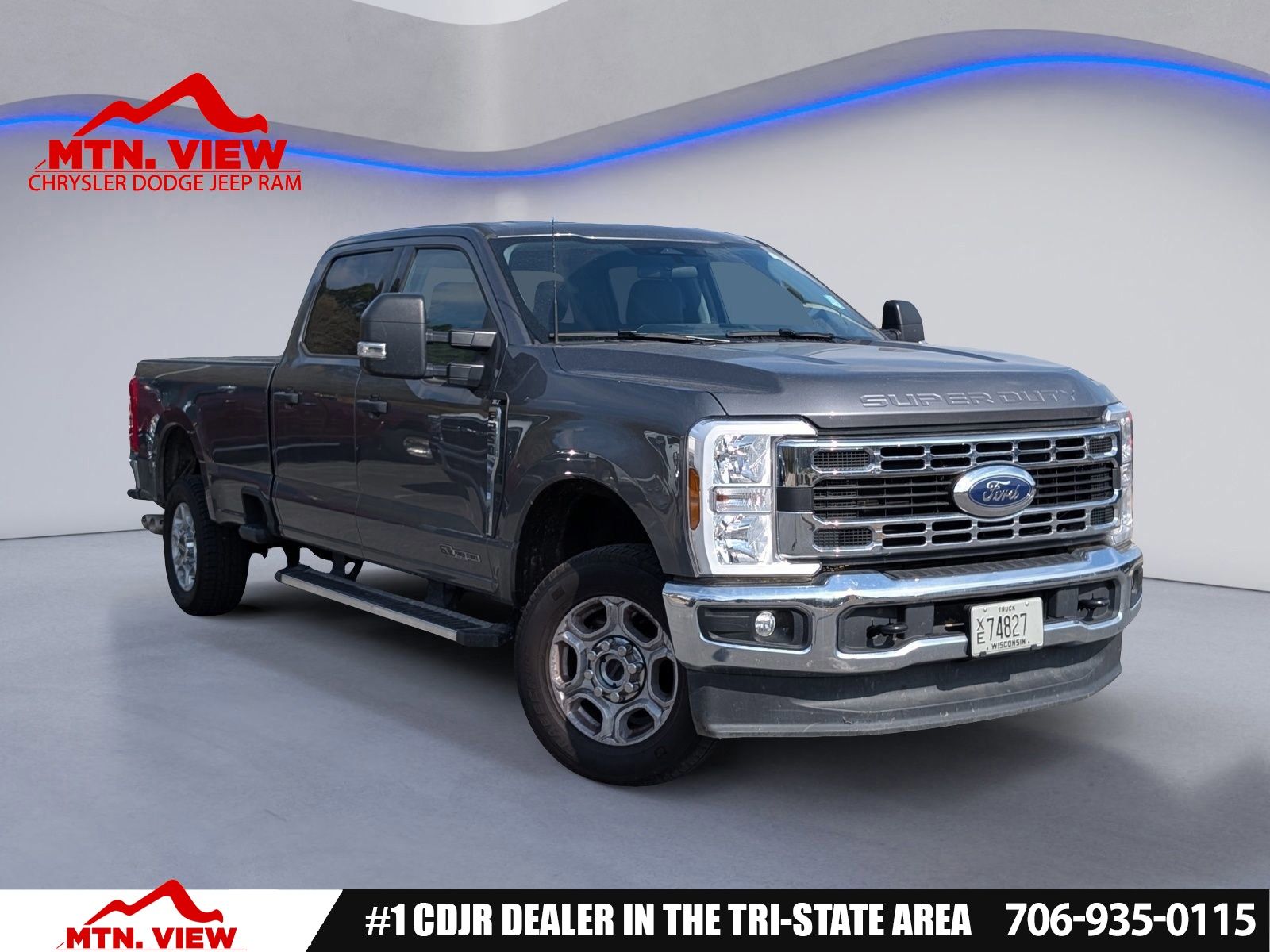 Gray Metallic 2025 Ford F-250 Super Duty XLT Crew Cab 4WD Pickup Truck Four-Wheel Drive Automatic