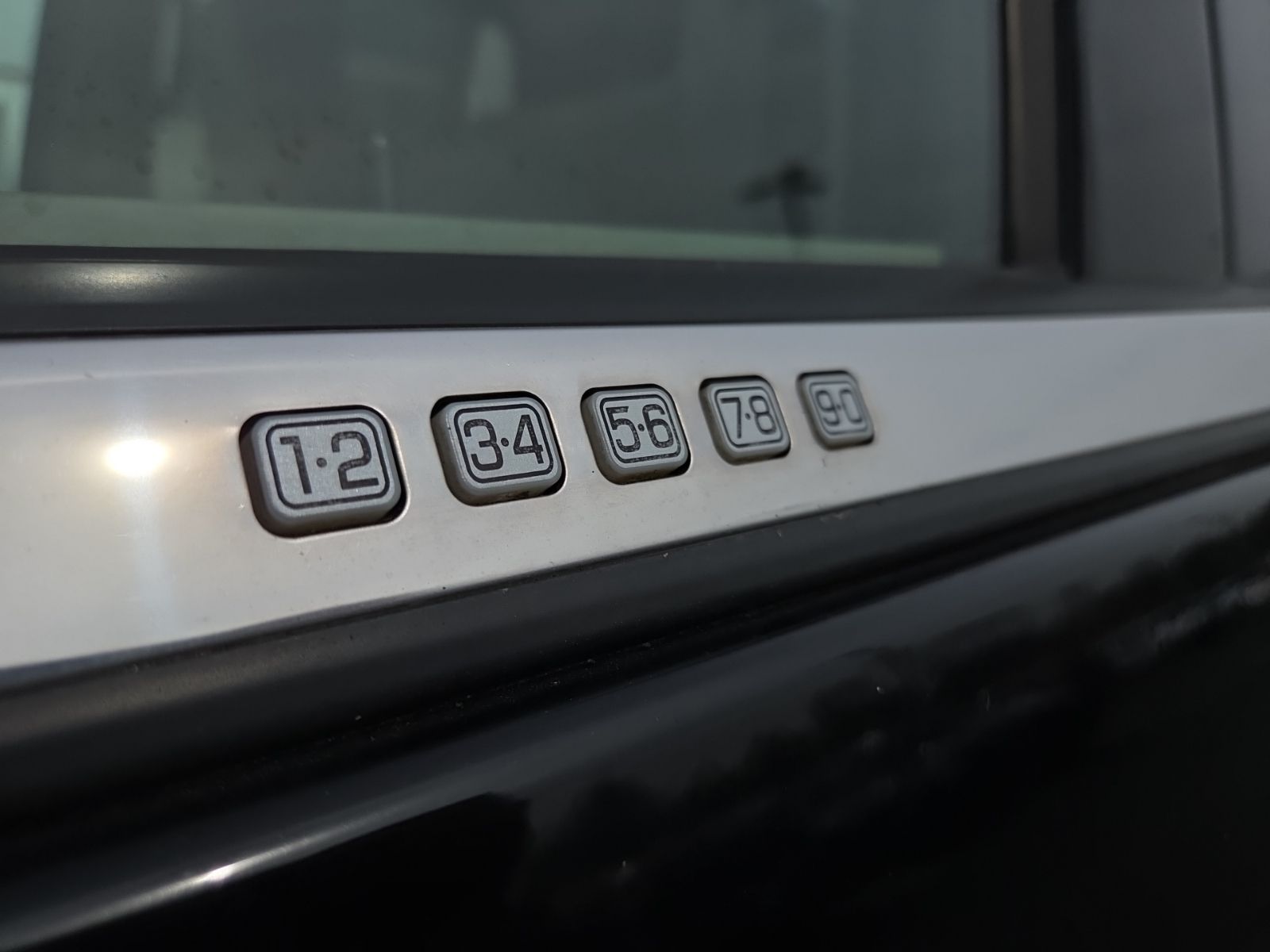 used 2009 Lincoln Navigator car, priced at $6,900