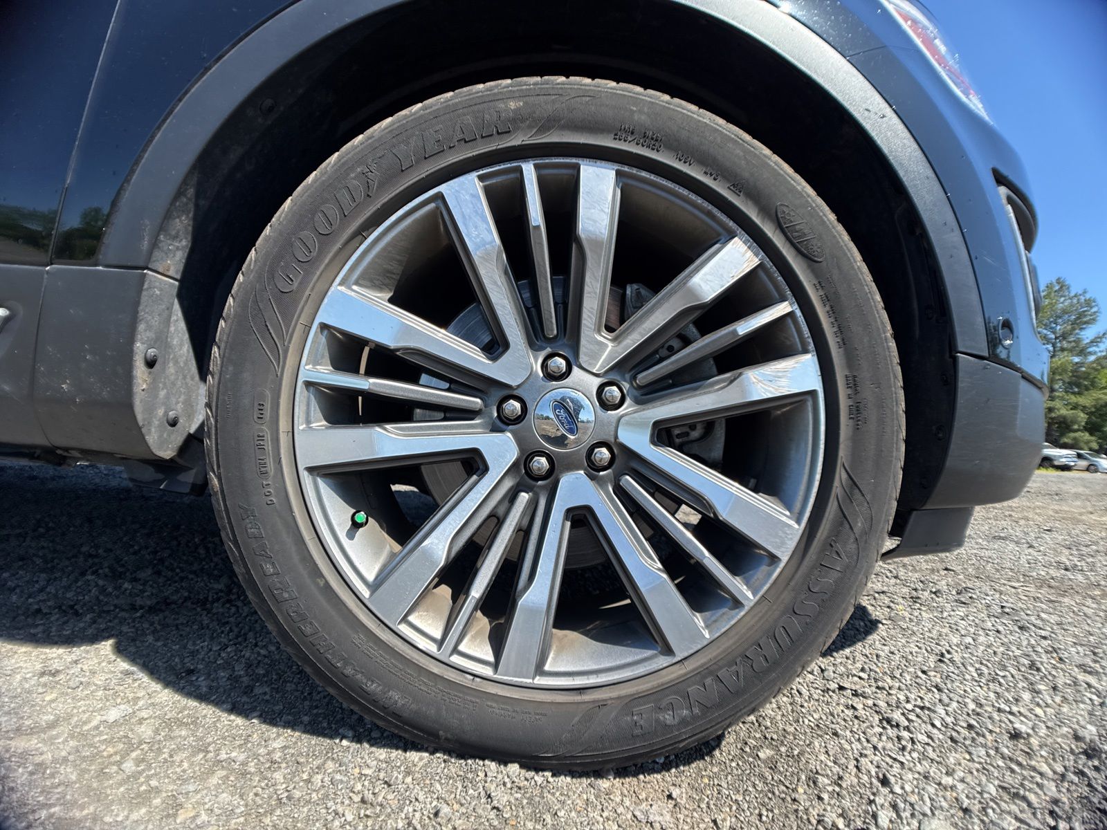 Used 2017 Shadow Black Ford Platinum image 26