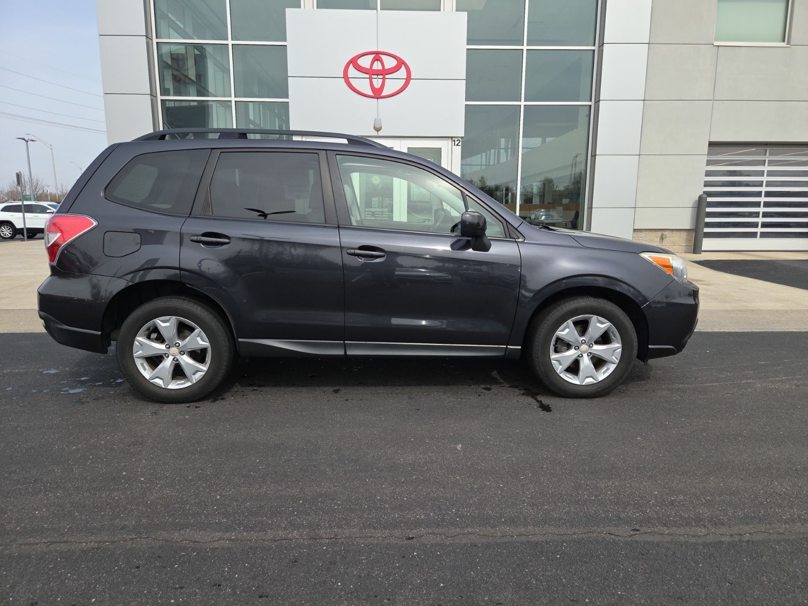 View vehicle photo 6