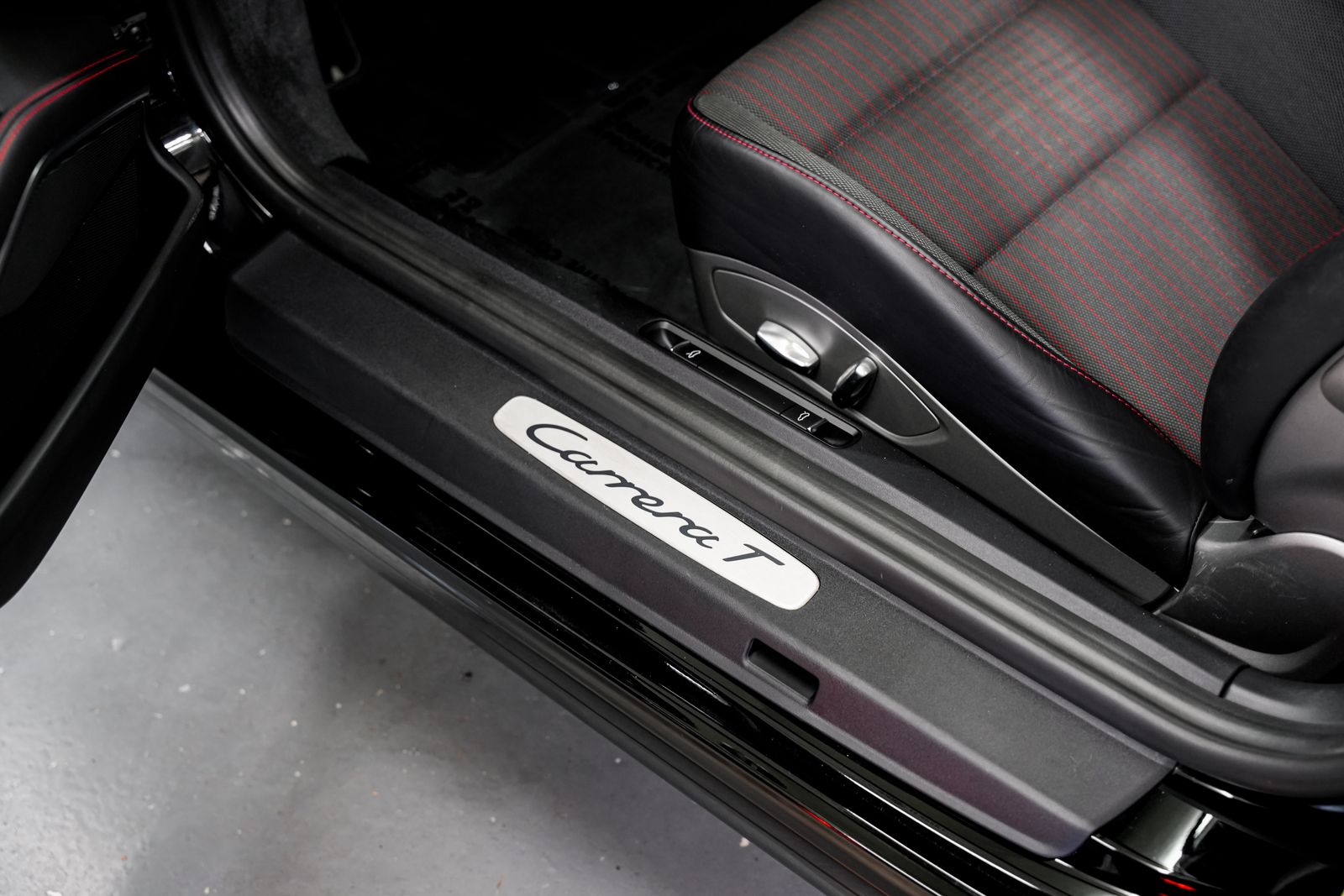 2019 Porsche 911 Carrera T — photo 22