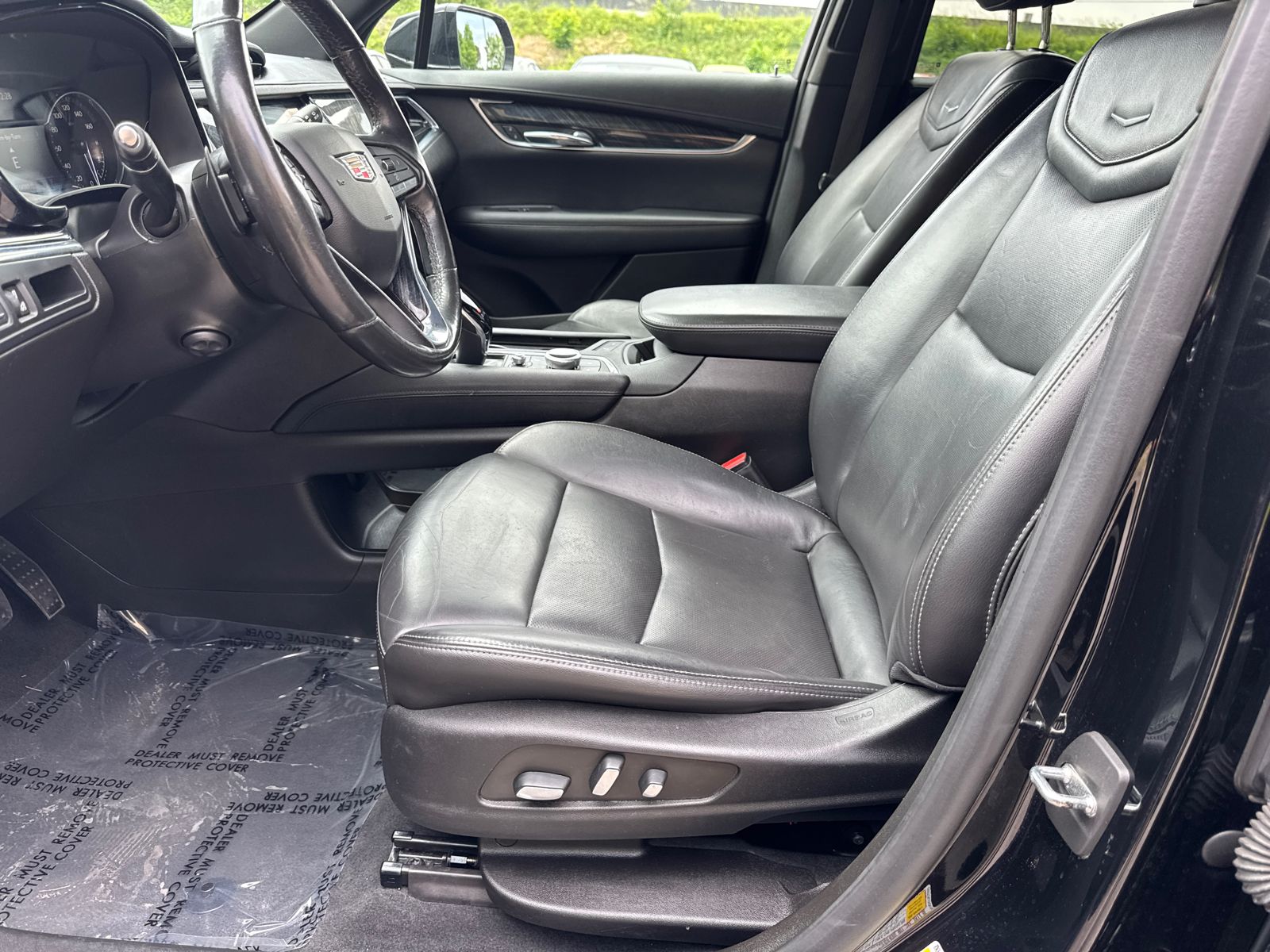 Used 2022 Black Cadillac Premium Luxury image 9