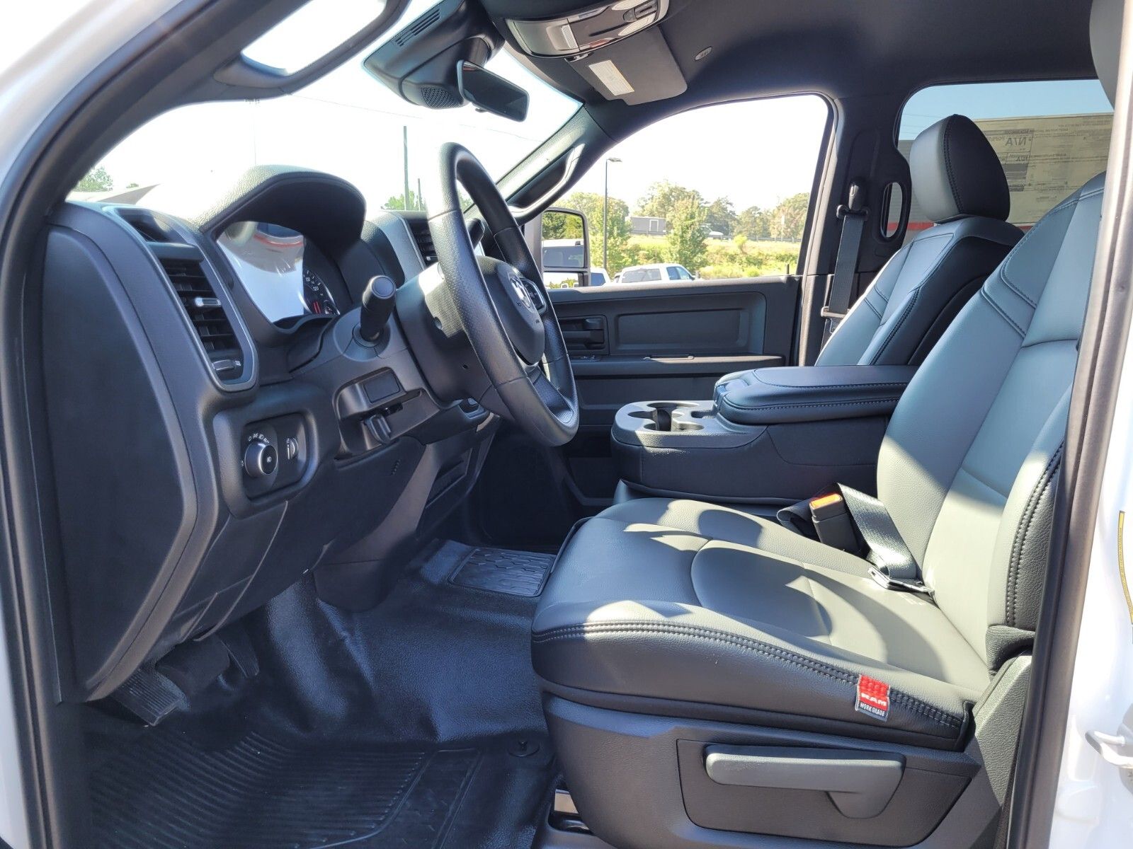 2025 Ram 4500 Tradesman photo 3
