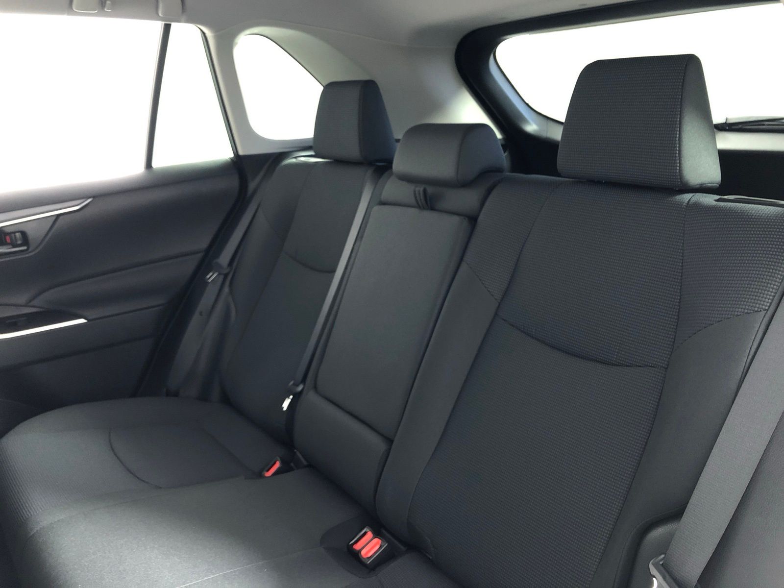 2025 Toyota RAV4 LE 16