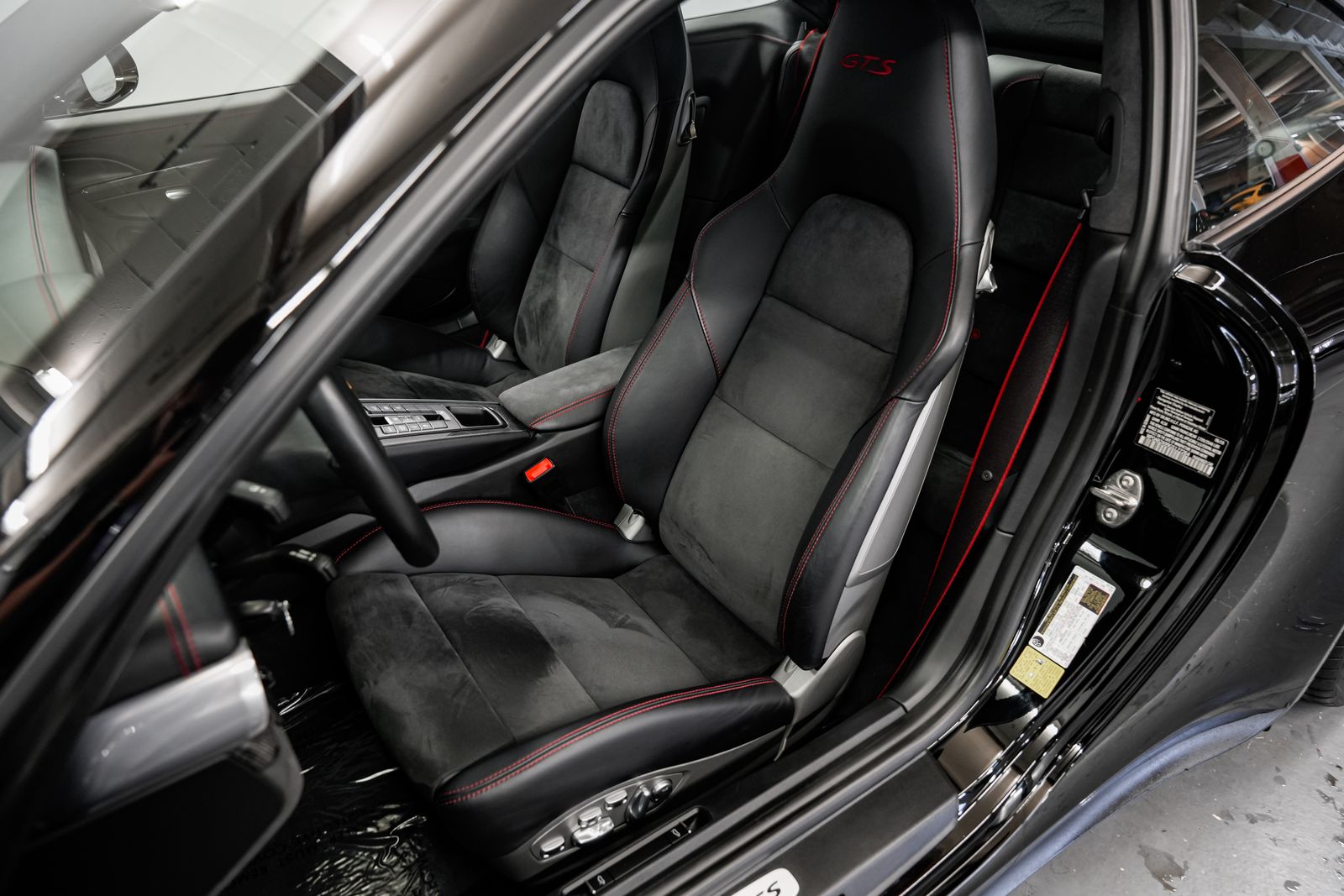 2016 Porsche 911 Carrera 4 GTS — photo 20