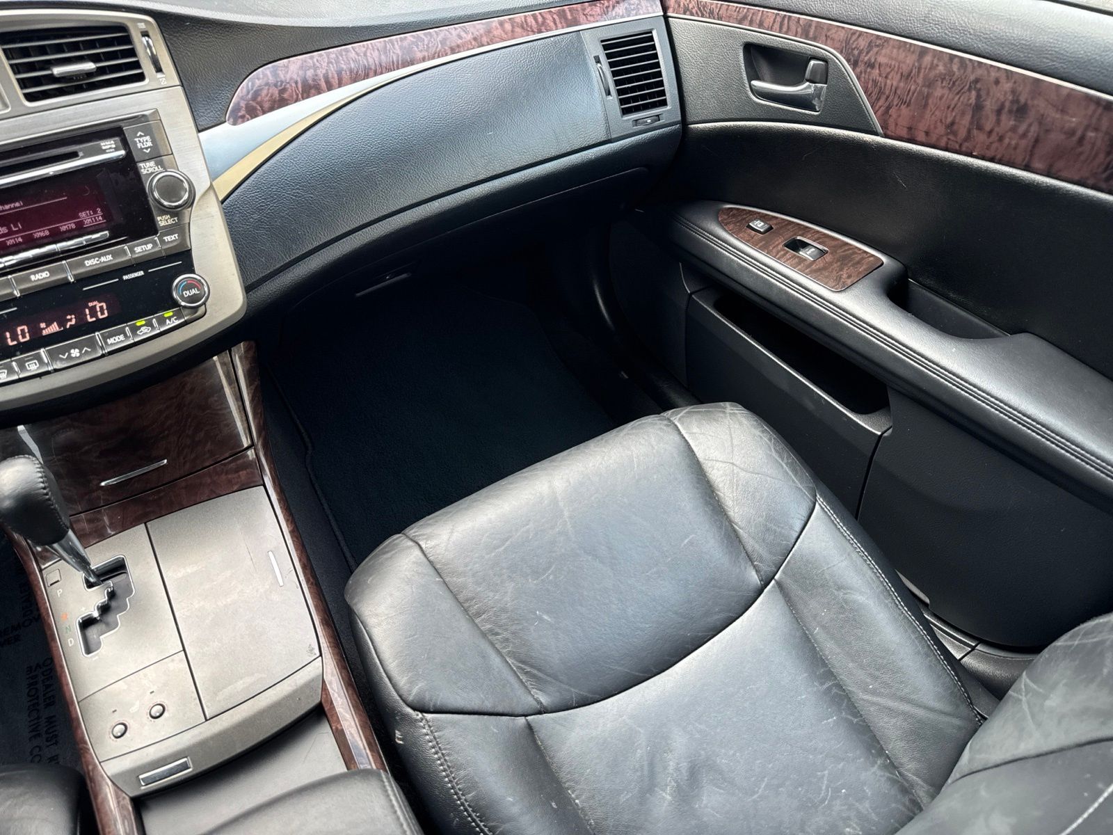 Used 2012 Classic Silver Metallic Toyota Base image 21
