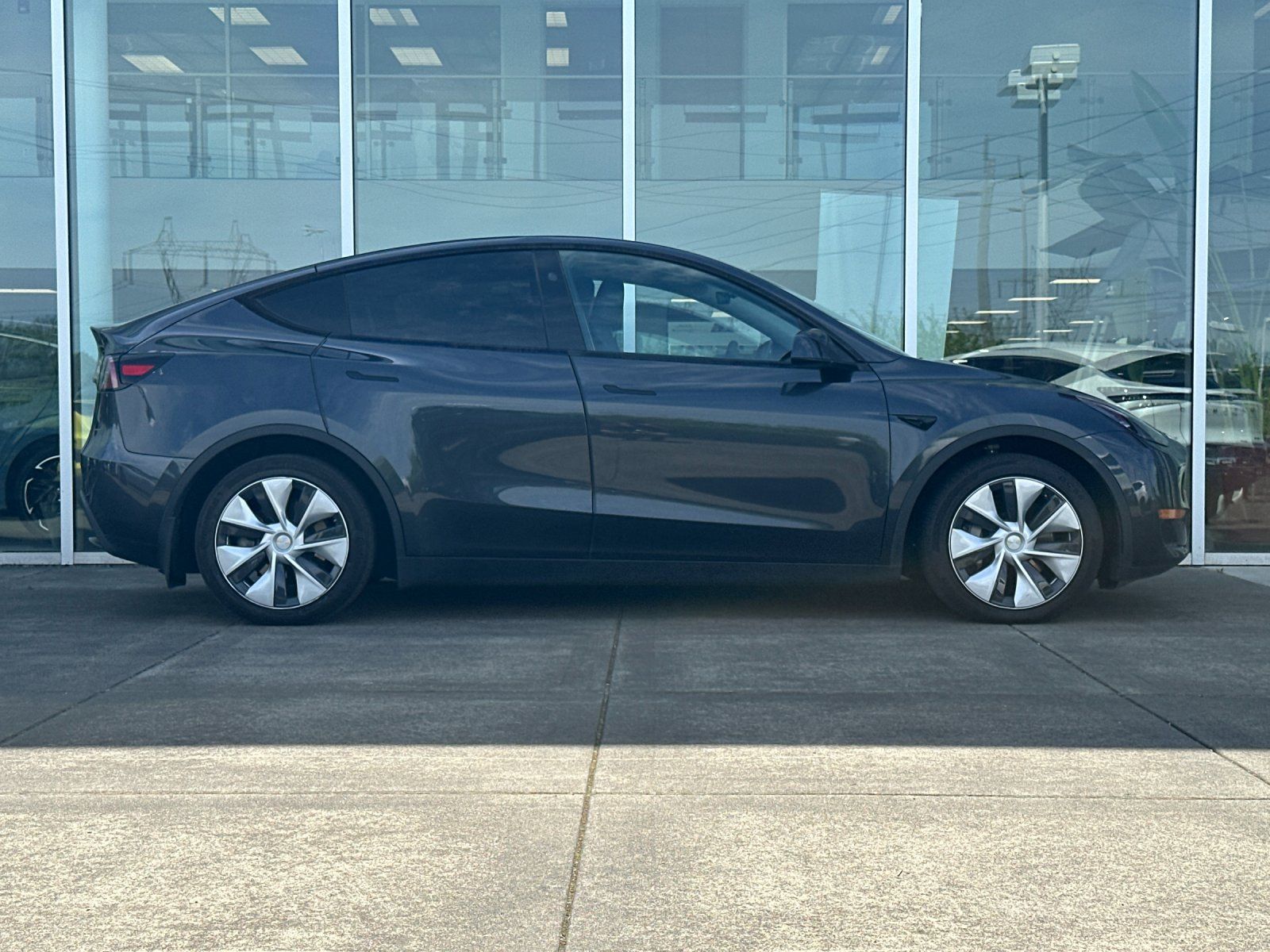 Used 2024 Tesla Model Y Long Range with VIN 7SAYGDEE6RF024718 for sale in Wilsonville, OR