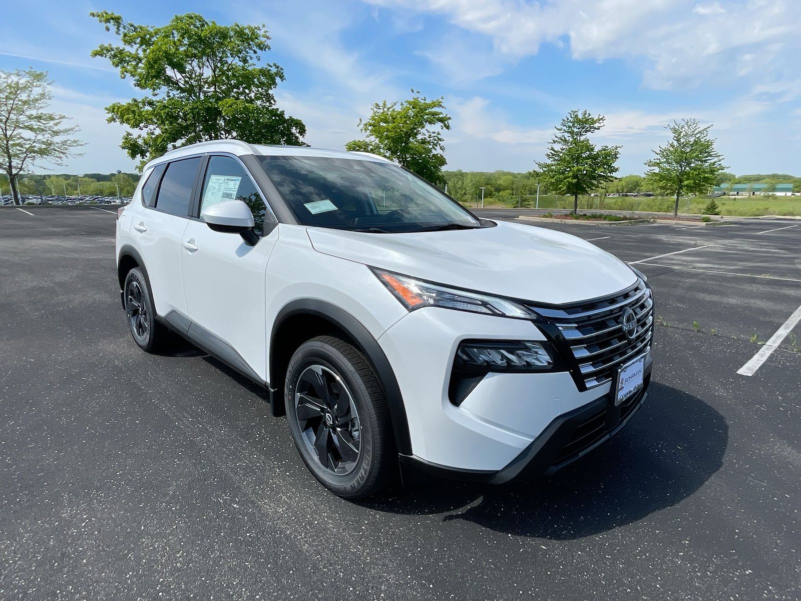 2024 Nissan Rogue SV 4