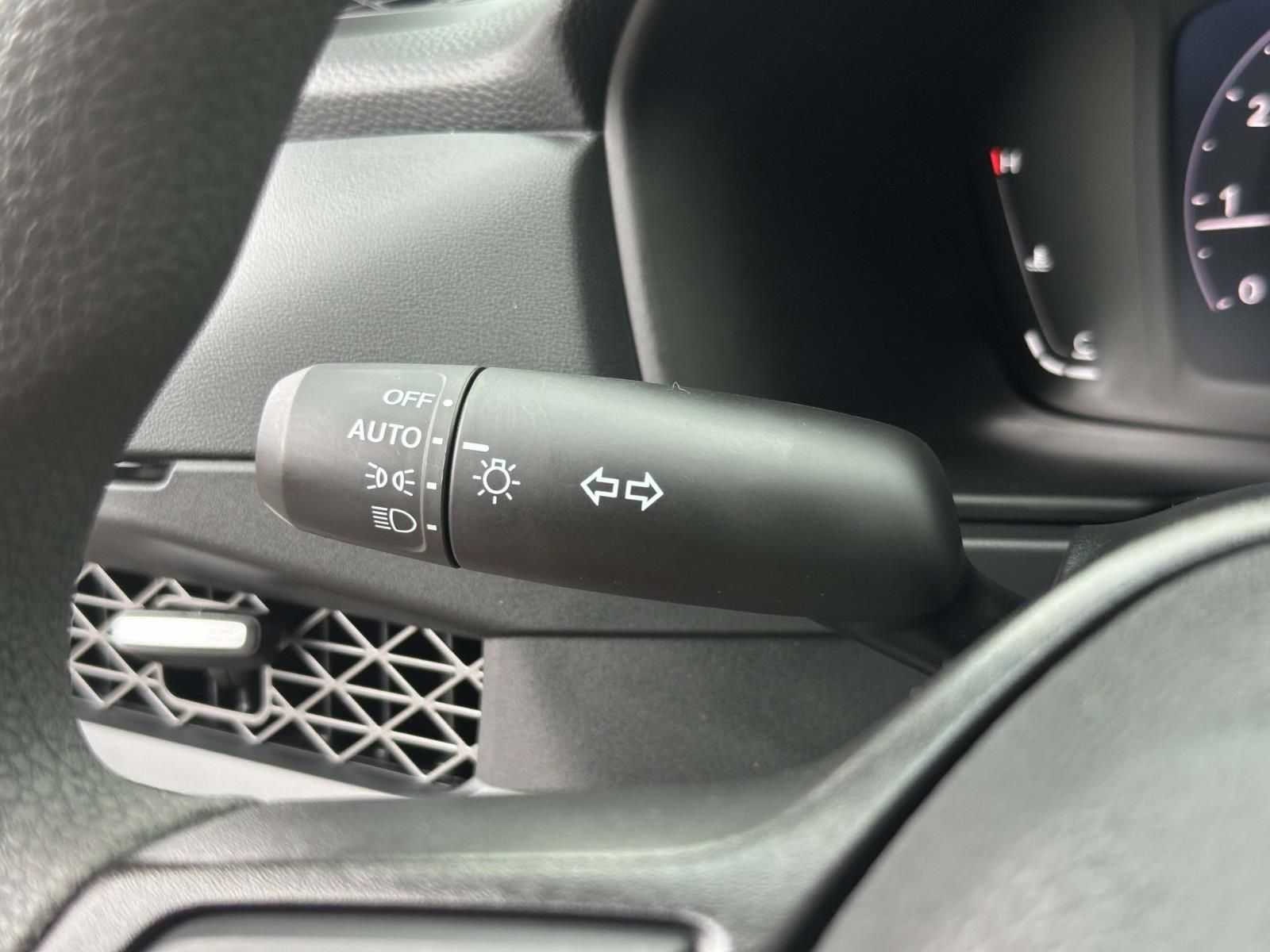 Used 2025 Red Honda SE image 28