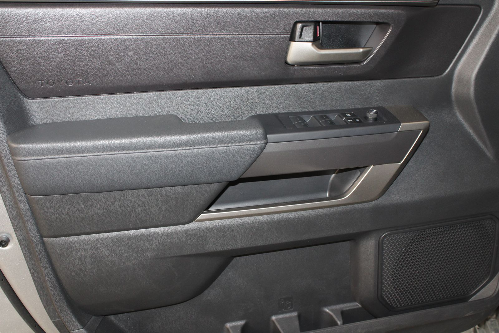 Used 2024 Silver Toyota SR5 image 17