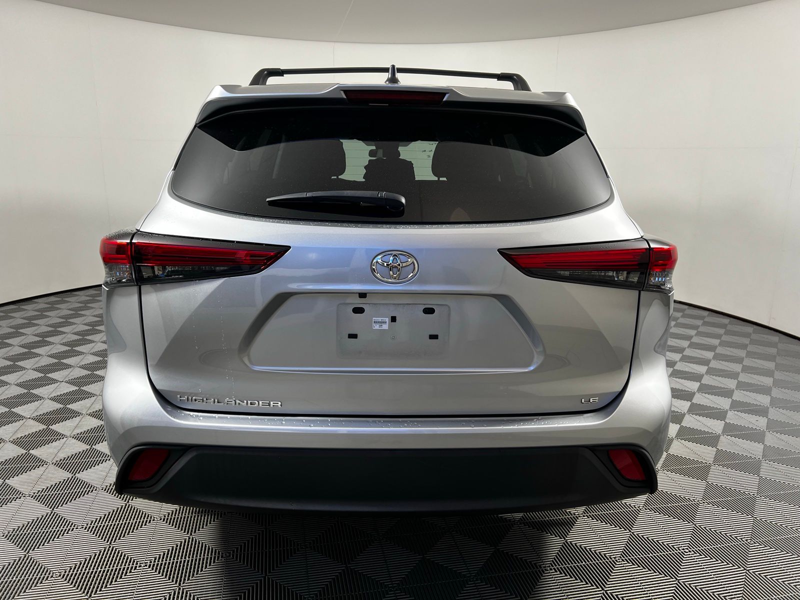 Thumbnail: 2023 Toyota Highlander - 6