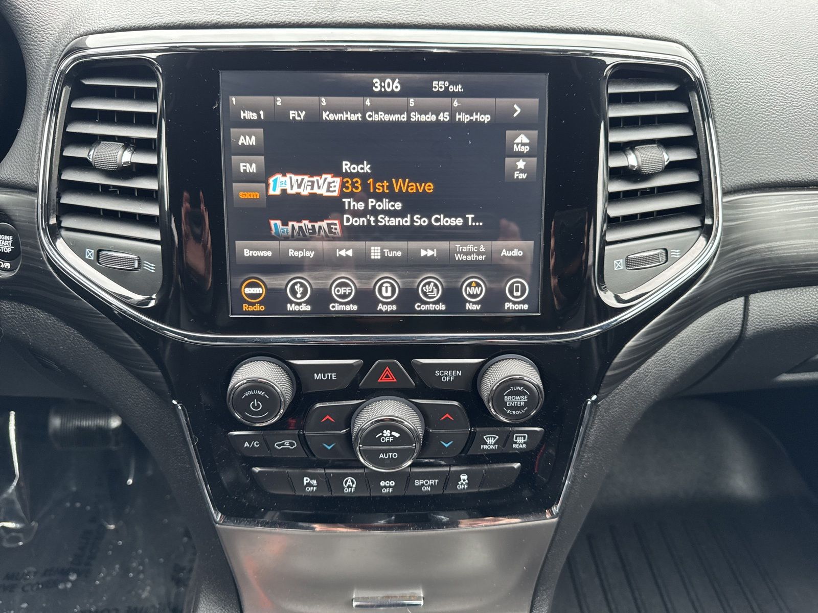 Used 2019 Velvet Red Pearlcoat Jeep Altitude image 26