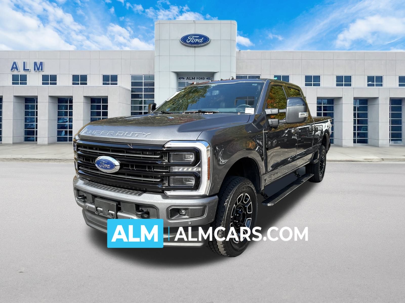 2025 Ford F-250 Super Duty Platinum's photo