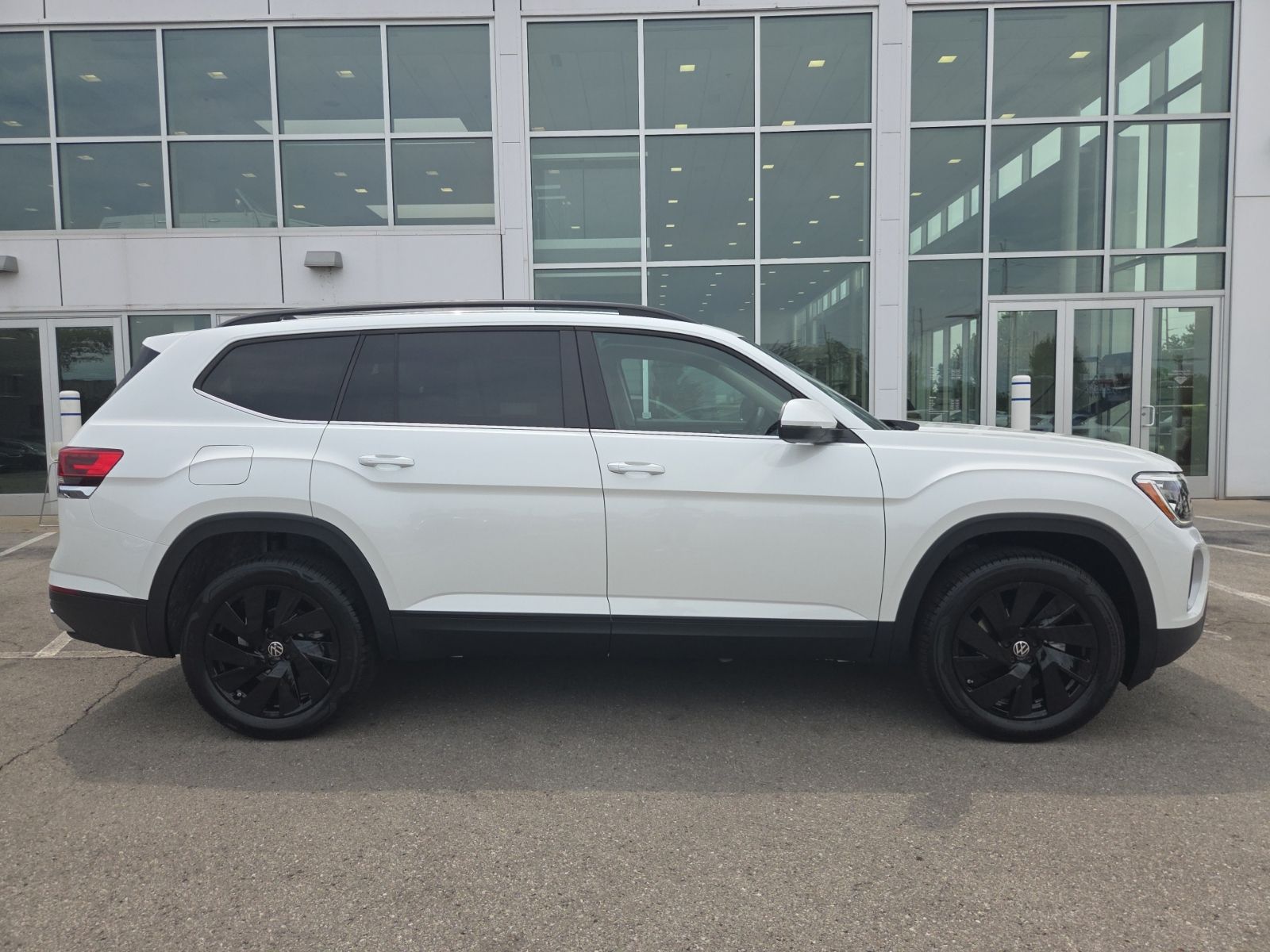 new 2026 Volkswagen Atlas car, priced at $45,905