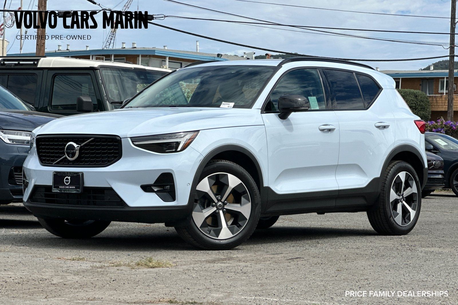 White (Cloud) 2026 Volvo XC40 SUV / Crossover All-Wheel Drive Automatic