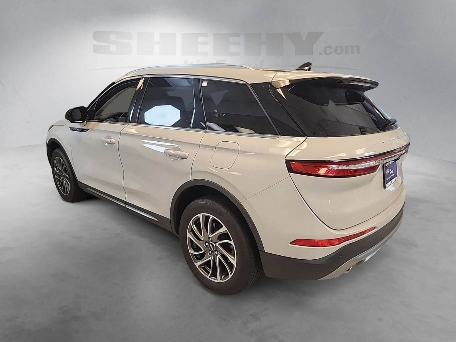 Used 2020 Ceramic Pearl Lincoln Standard image 12