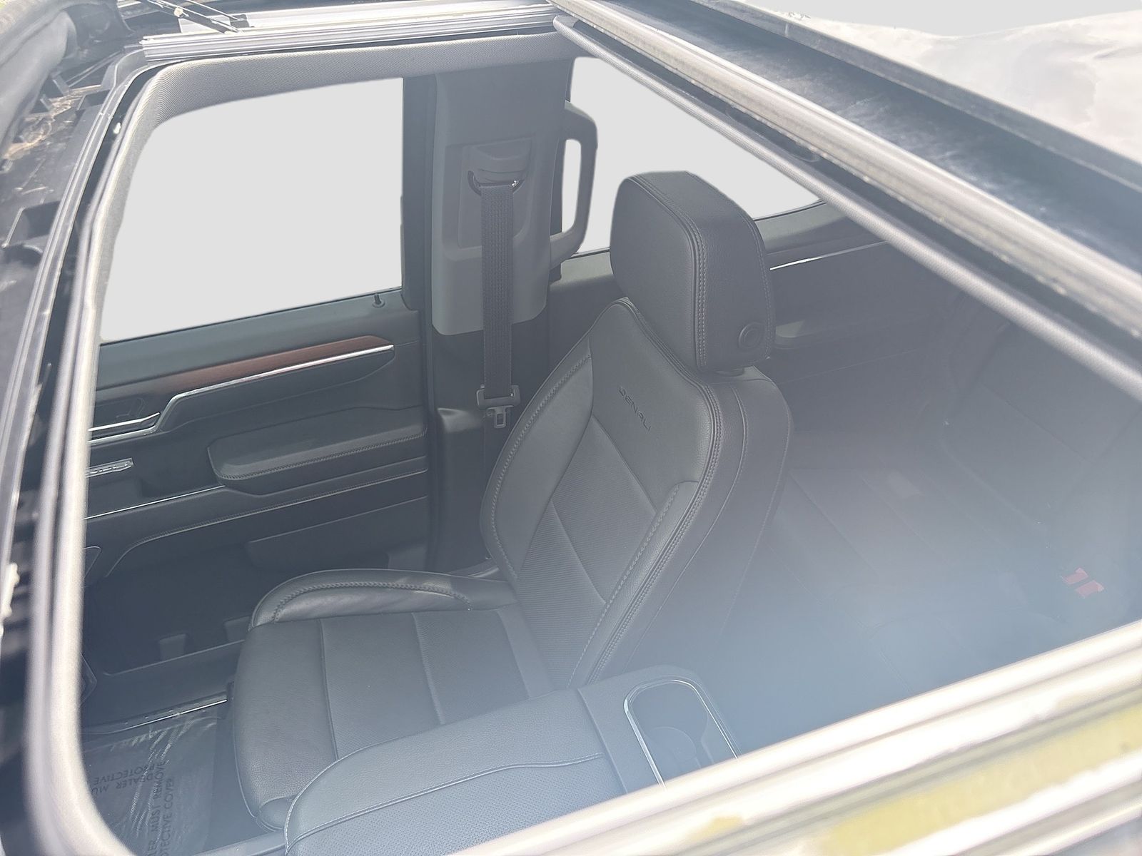 Used 2024 Black GMC Denali image 22
