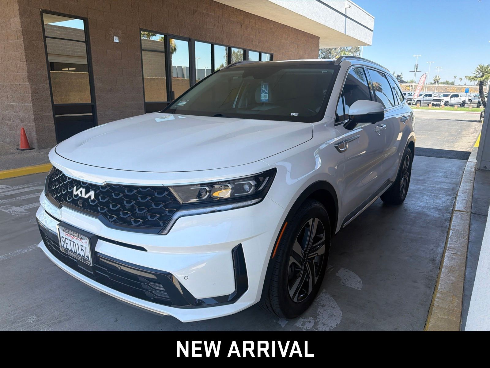 Snow White Pearl 2023 Kia Sorento Hybrid SUV / Crossover All-Wheel Drive 6-Speed Automatic