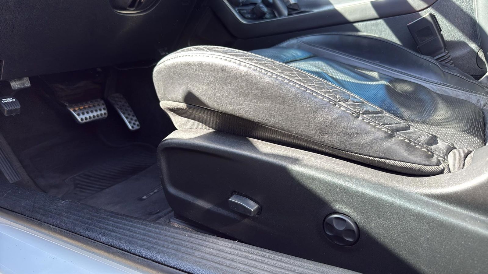 Used Car 2016 Dodge Challenger  Sxt For Sale Under $15,000 In Austin, Texas