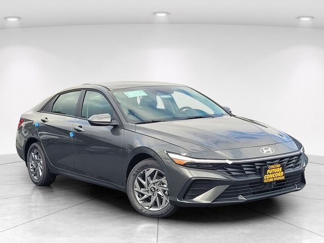 Amazon Gray 2026 Hyundai Elantra Hybrid Sedan Front-Wheel Drive 6-Speed Dual Clutch