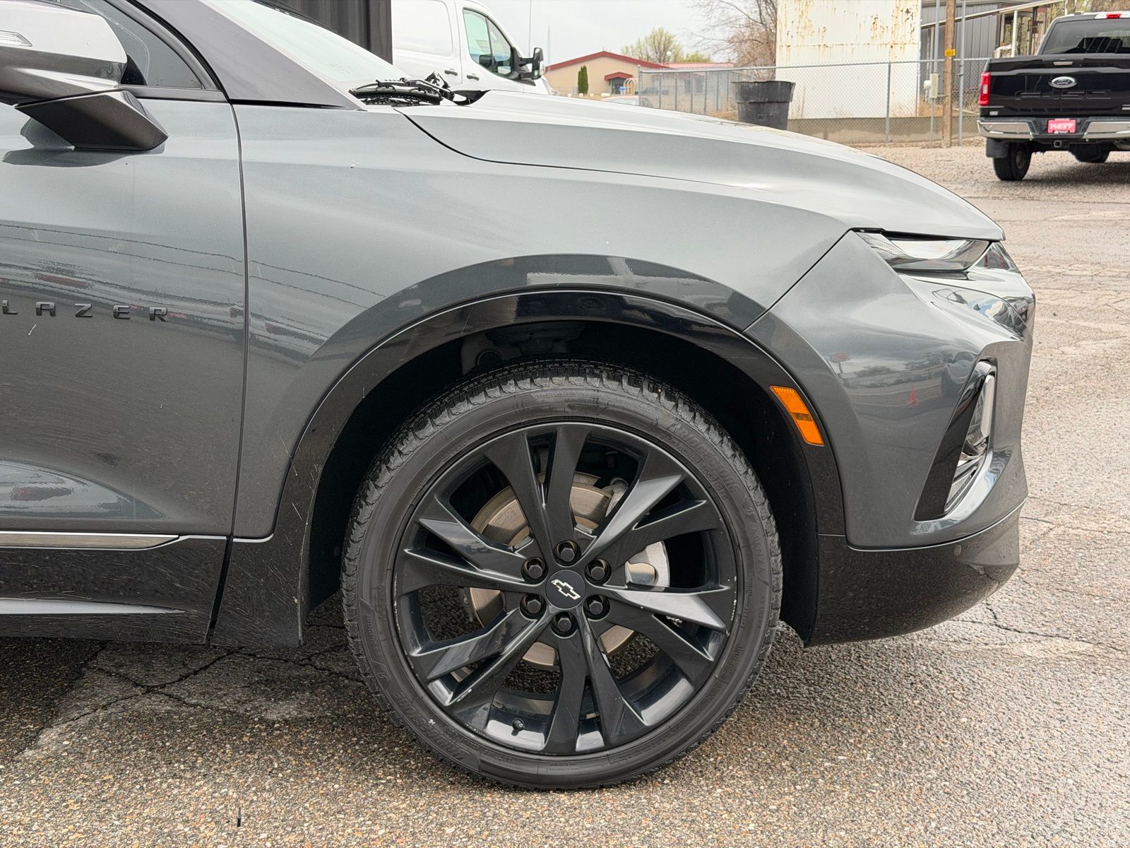 View vehicle photo 4