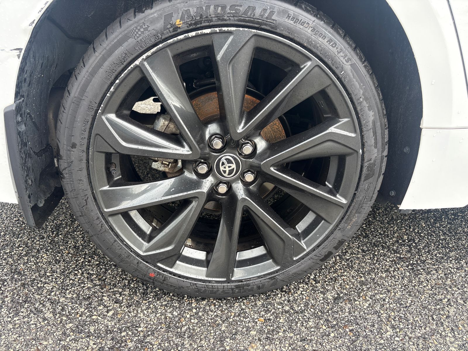 Used 2025 Ice Toyota SE image 9
