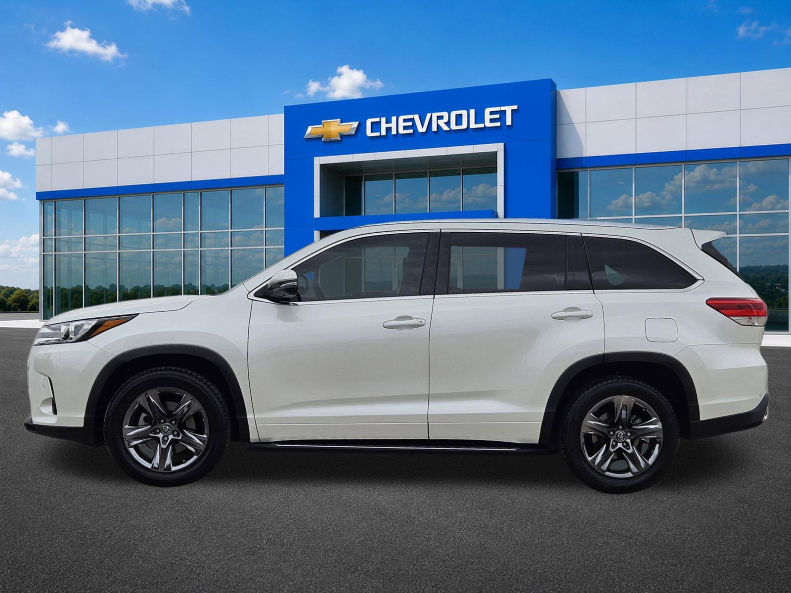 View vehicle photo 3