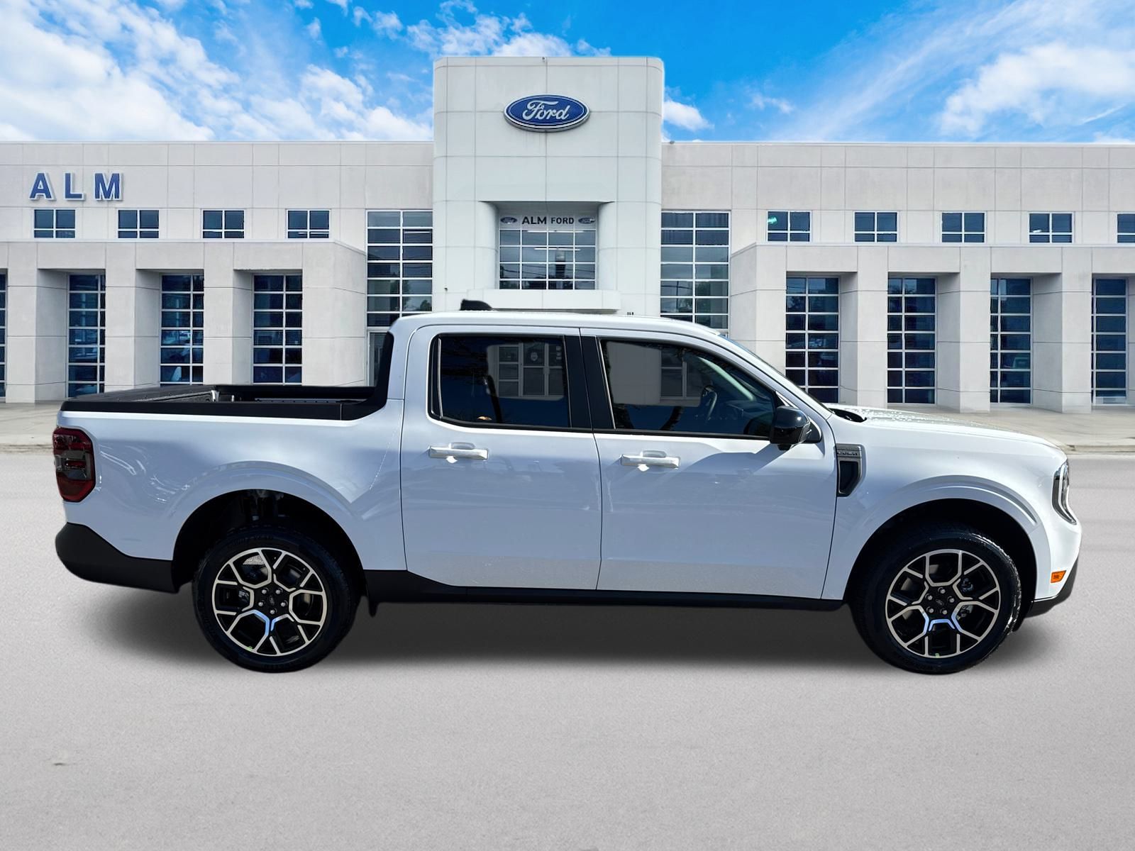 New 2026 Oxford White Ford Lariat® image 5