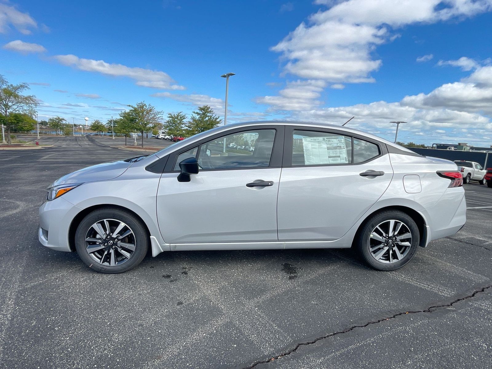 2024 Nissan Versa 1.6 S 29